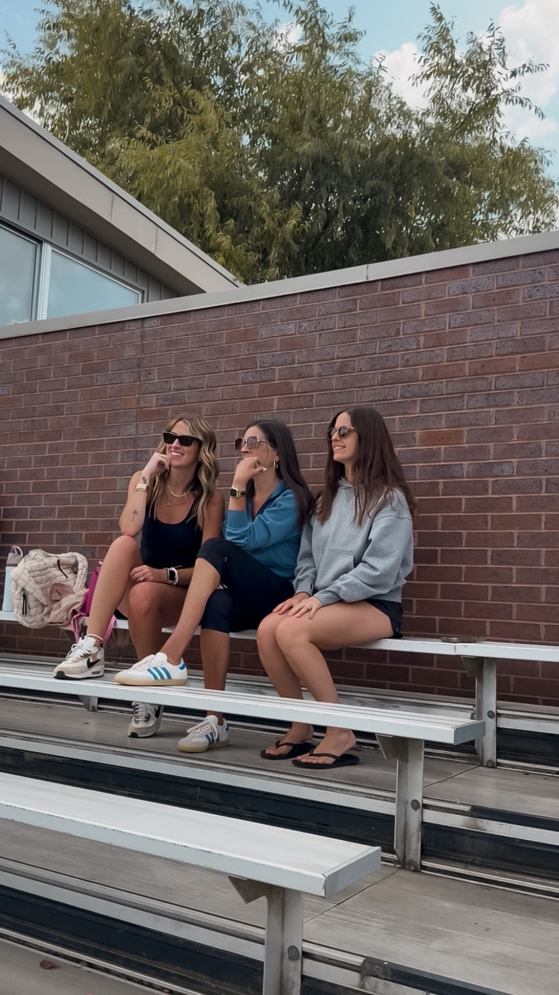 Soccer mom style and what to wear to a sports game 
Soccer moms and outfit ideas for sidelines