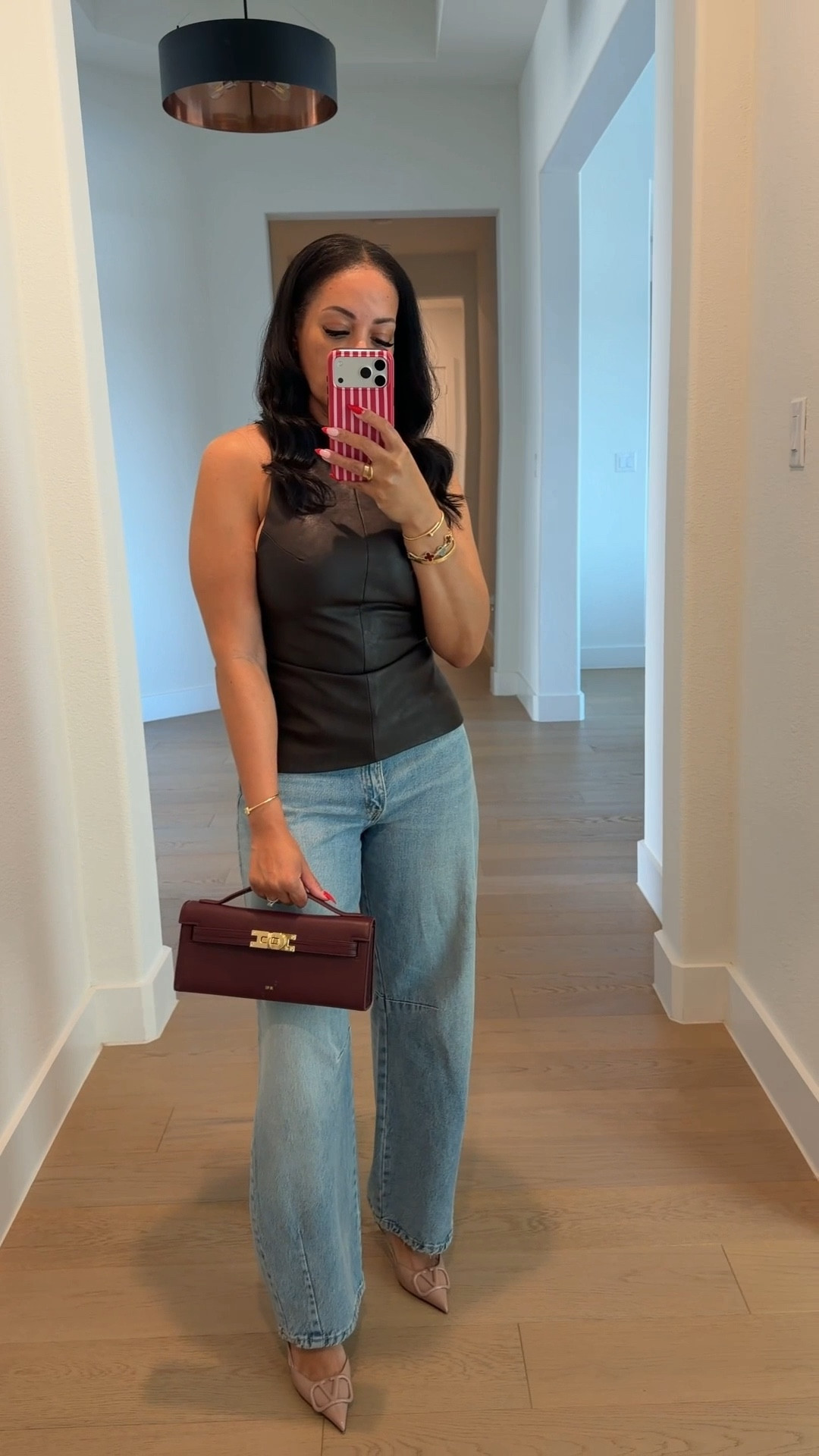 This bag instantly elevates the simplest outfit 🤍
A timeless top-handle silhouette in the perfect rich burgundy — classic, structured, and under $100 
#LTKunder100
#LTKFinds
#AffordableLuxury
#ChicStyle
#EverydayStyle
#ElevatedBasics
#DesignerInspired
#StyleInspo
#NeutralStyle
#WardrobeStaples

#LTKootd #LTKFindsUnder100 #LTKOver40