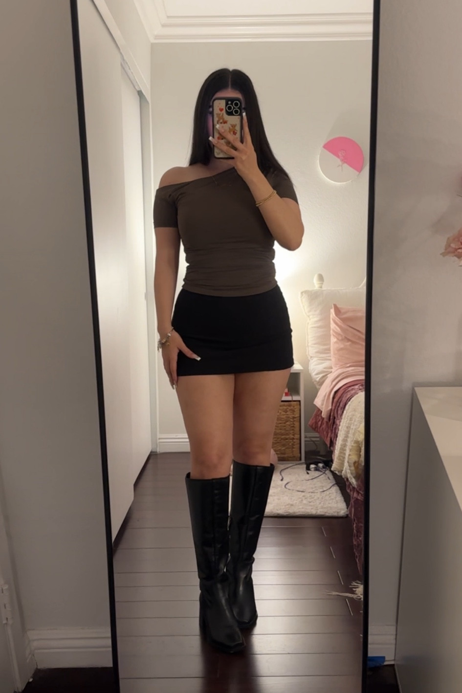 night out ootd 💫

couldn’t add the top :/ but its the Doing It All Top from White Fox in the color Chocolate! & the skirt is the exact one just black instead of grey 🫶🏼


#LTKStyleTip