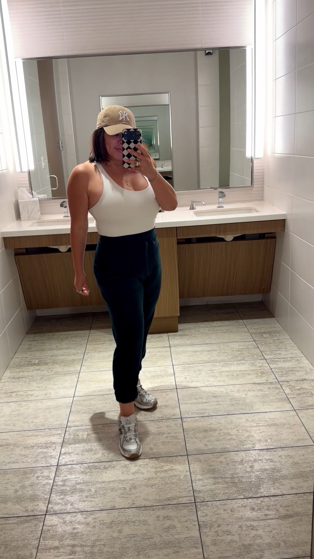 Love me an easy summer look 💚🤍

#LTKmomlife #LTKdayinmylife #LTKgrwm