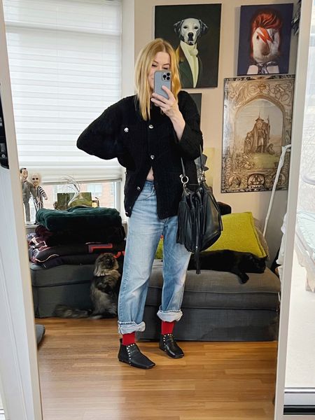 It’s the year of the cozy cardigan.

Jeans and bag vintage, shoes secondhand old Celine.

.  #winterlook  #torontostylist #StyleOver40  #oldceline #secondhandFind #fashionstylist #slowfashion #FashionOver40  #vintagelevis #MumStyle #genX #genXStyle #shopSecondhand #genXInfluencer #genXblogger #secondhandDesigner #Over40Style #40PlusStyle #Stylish40


#LTKover40 #LTKstyletip #LTKshoecrush