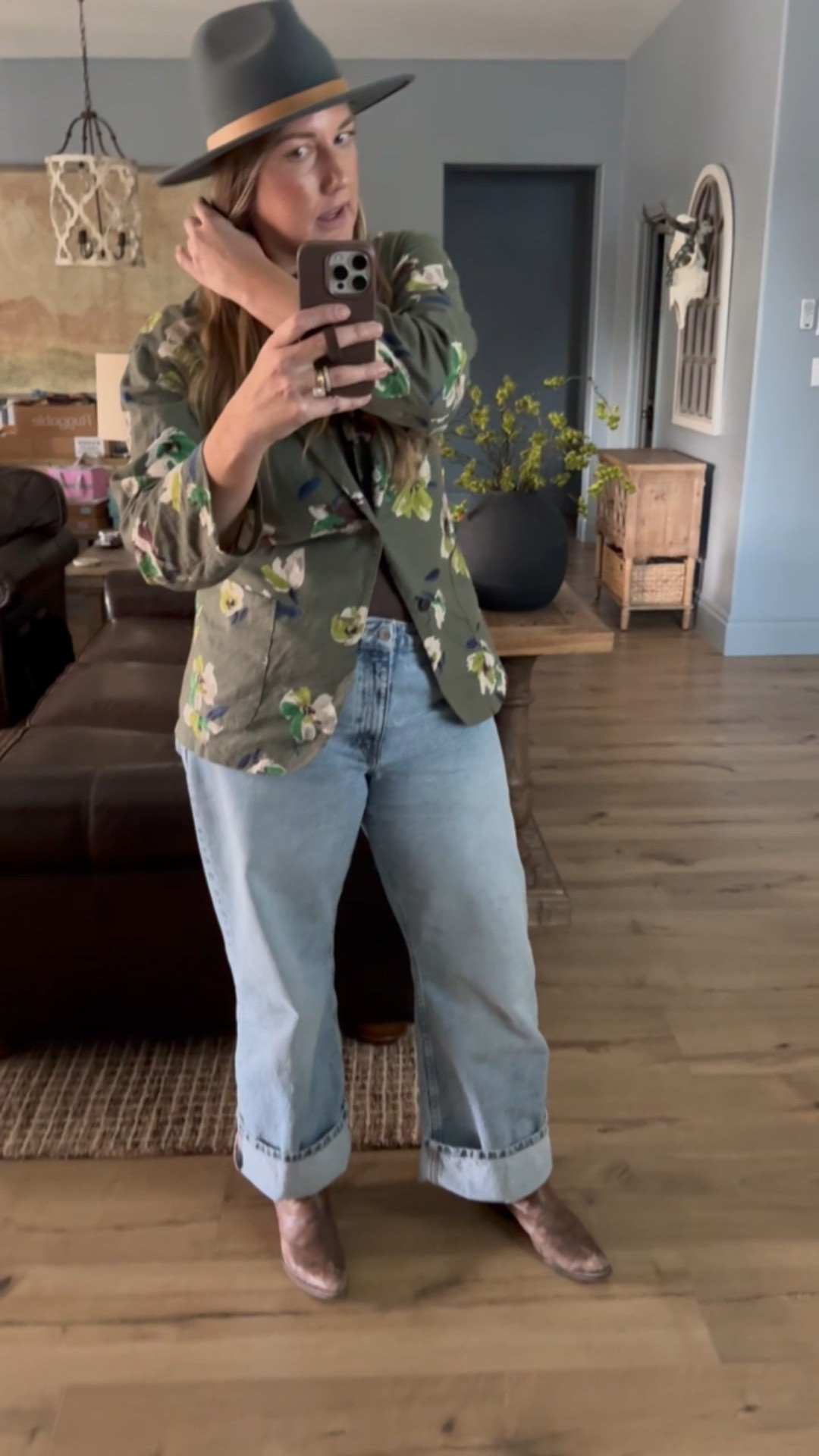 My new favorite jeans and my 20 year old cowboy boots 😆

#LTKWorkwear #LTKOver40 #LTKTall