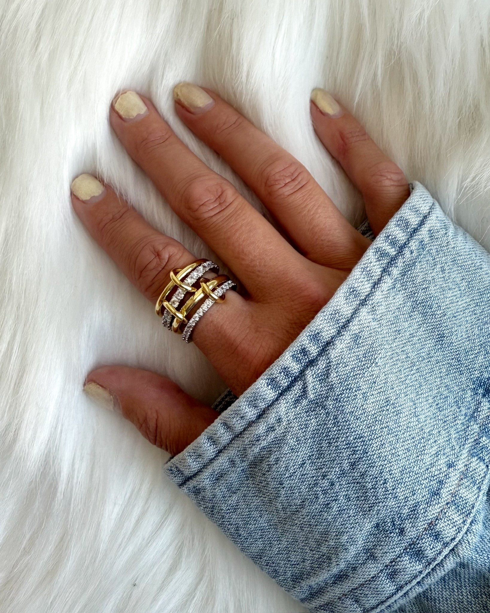 This designer ring dupe is so cute and looks very similar to the real deal!