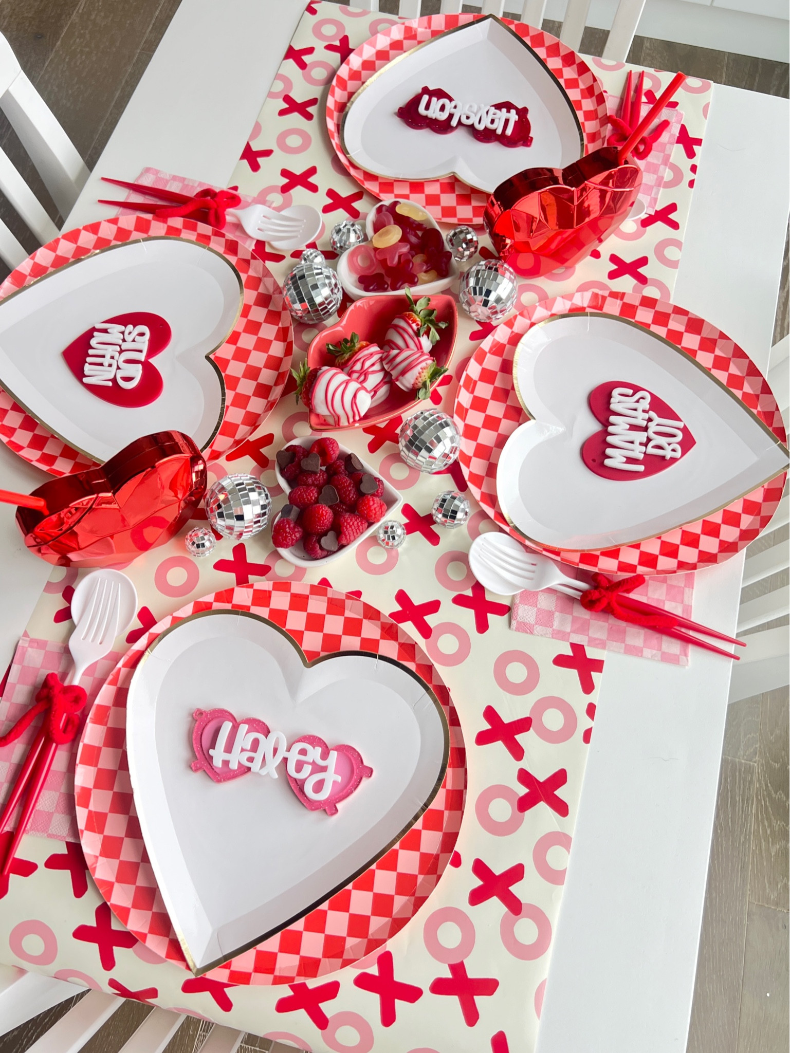 Valentine’s Table Setting!

#ValentinesDay #GalentinesDay
