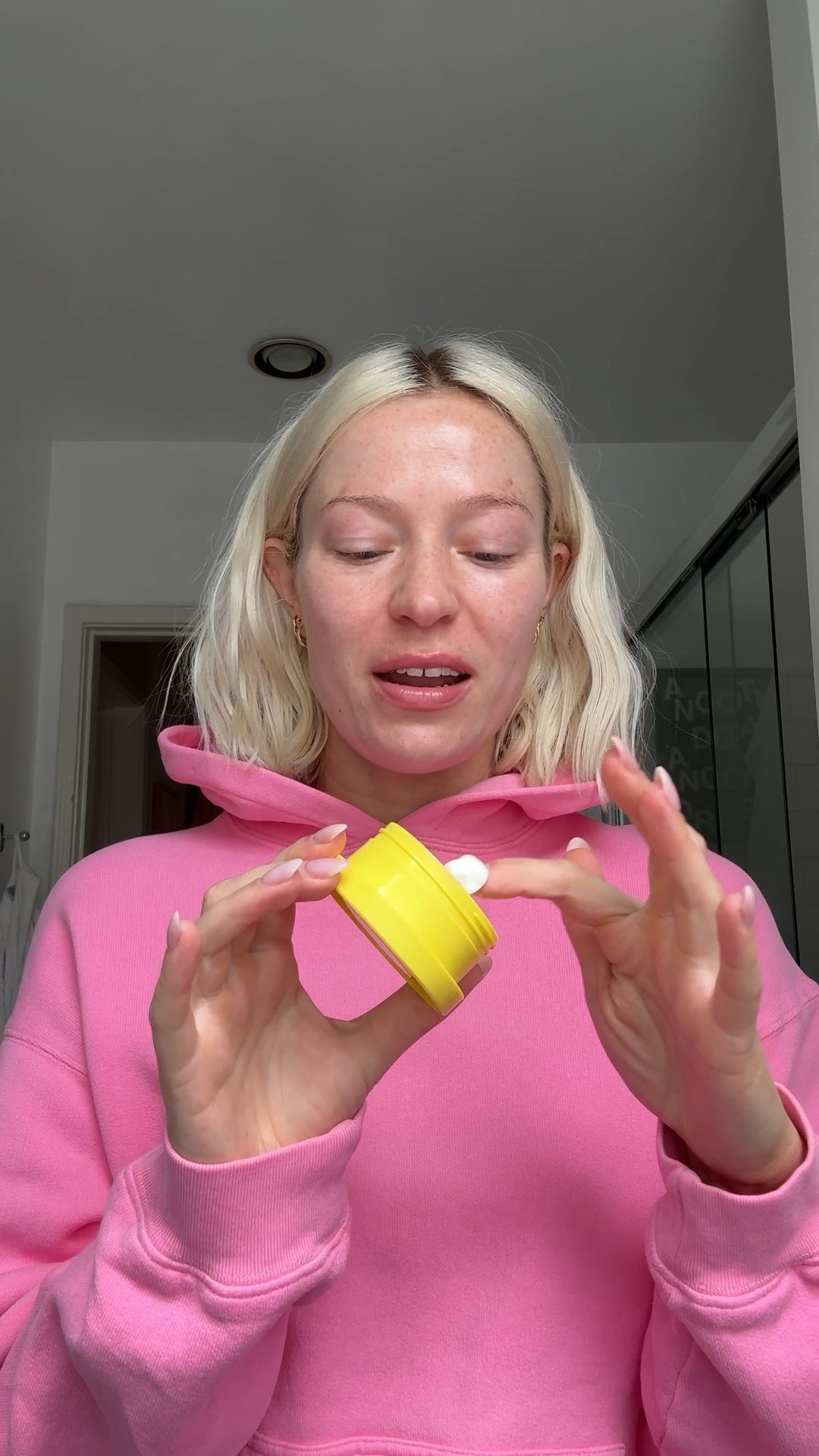 Supergoop is 20% off for the weekend! Superscreen has been my daily sunscreen for years it has a really pretty dewy finish



#LTKBeauty #LTKSeasonal