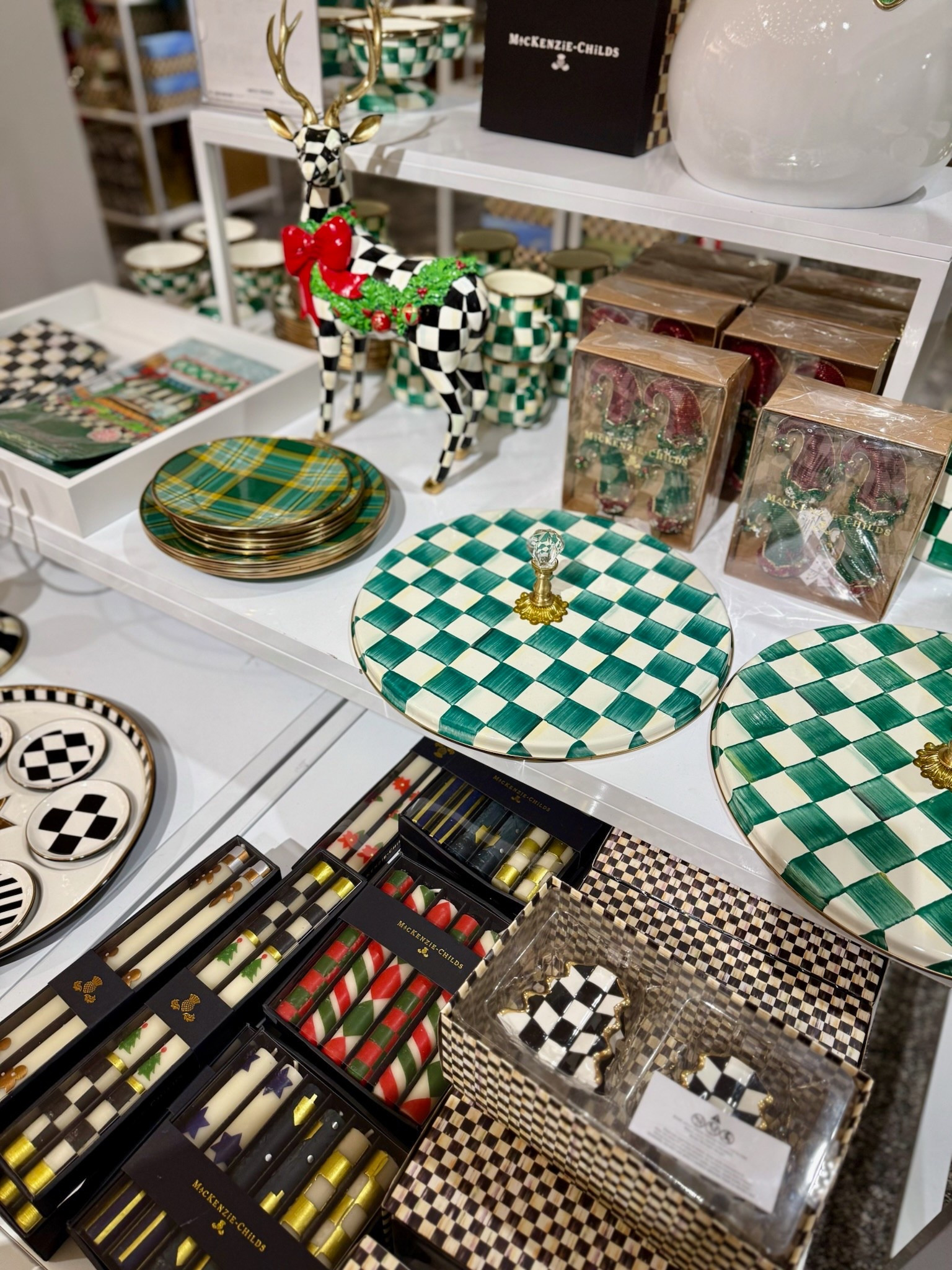 Mackenzie childs finds from Macys!

Holiday finds, holiday decor, home decor, home decor finds, mackenzie childs

#LTKHome #LTKHoliday