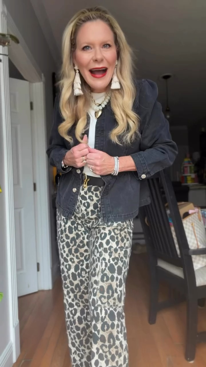 Taking the best-selling Walmart leopard pants from “weekend errand run” to office ready with a few simple swaps. 🐆🐆

A structured jacket, classic accessories, and suddenly… we’ve got a look that works from 9–5 without losing personality.

Because style doesn’t have to be boring to be appropriate—and yes, you can wear leopard to the office 😉

Linked for easy shopping 🛍️ Comment “LEOPARD” and I’ll send you the details!

#WalmartFashion #AffordableStyle #WorkwearStyle #OfficeOutfit #Businesscasual