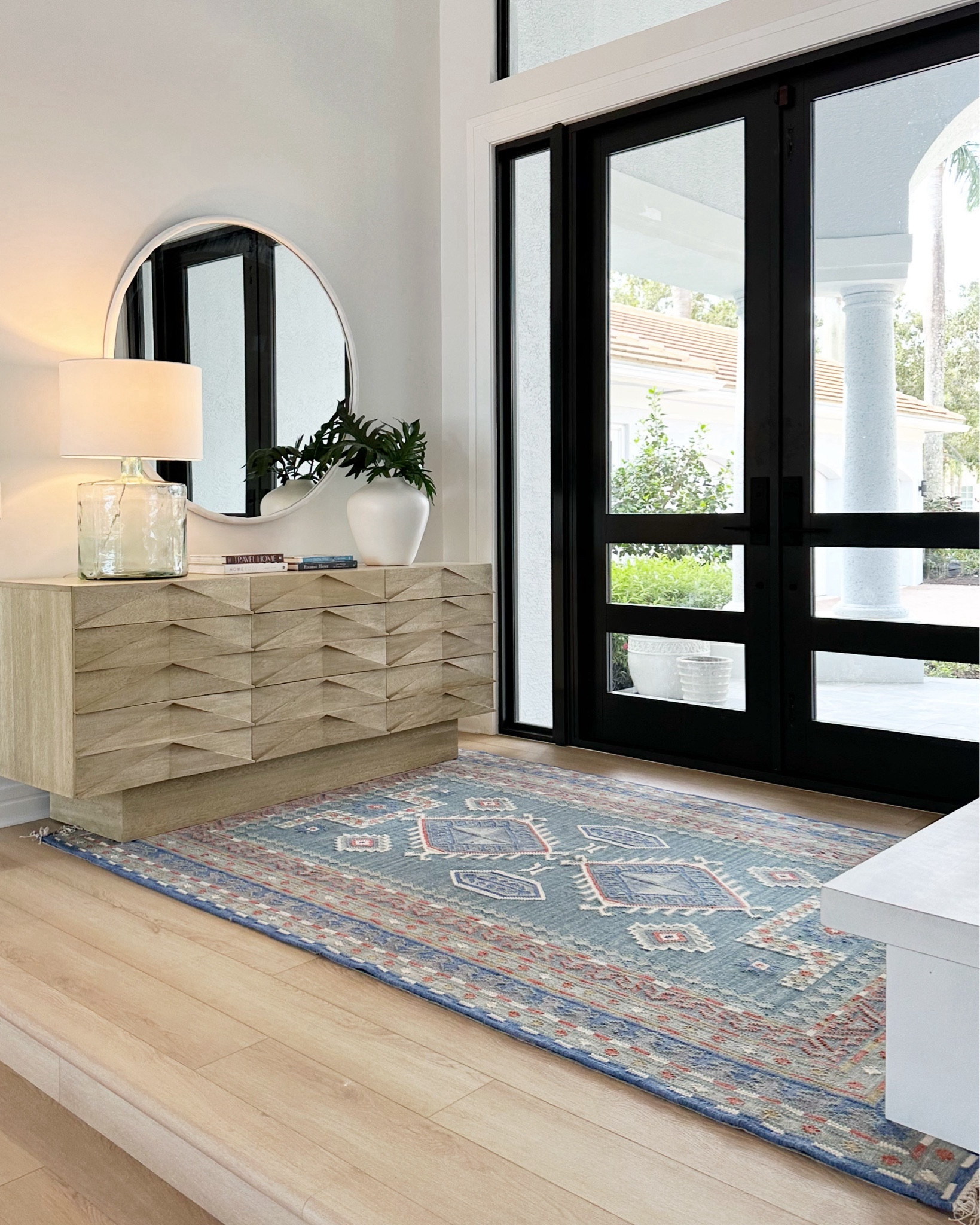 Our Old Marsh Project is nearing the finish line and the foyer looks mighty gorgeous, even without its intended chandelier. Gotta love an item that was “in stock” upon purchase and questionably becomes indefinitely “on backorder” for months. We’ve been stalking its ETA daily and, fingers crossed, looks like it’ll ship out next week. Hoping to get it installed by the end of the month! 🤞🏻
.
.
.
#StudioEttHem #SEHinteriordesign #SEHclientproject #organicmoderncoastalscandi #SEHOldMarsh #interiordesign #interiorstyle #sodomino #ggathome #lonnymag #bhghome #hgtv #hgtvmagazine #veranda #smmakelifebeautiful #howihaven #elledecor #apartmenttherapy #coastalinteriors #everydayibt #bhgstylemaker #mybhghome #mysouthernliving #foyer #foyerdecor #entry #homeentry

#LTKhome