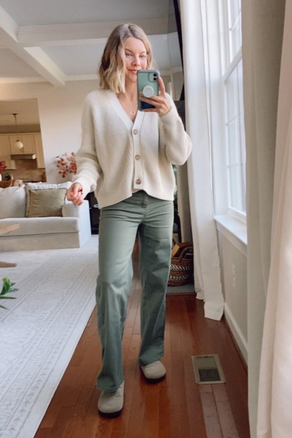 The most gorgeous neutral green jeans 🤩 Quince Bella Stretch Wide Leg Jeans in Loden Green. This is the shortest length (28”) and I am 5’1”. I wish I could have gotten the 30” length to wear with heels, but I’ll keep this pair for casual/wearing with flats or sneakers. #softautumn 

#LTKootd #LTKPetite #LTKOver40