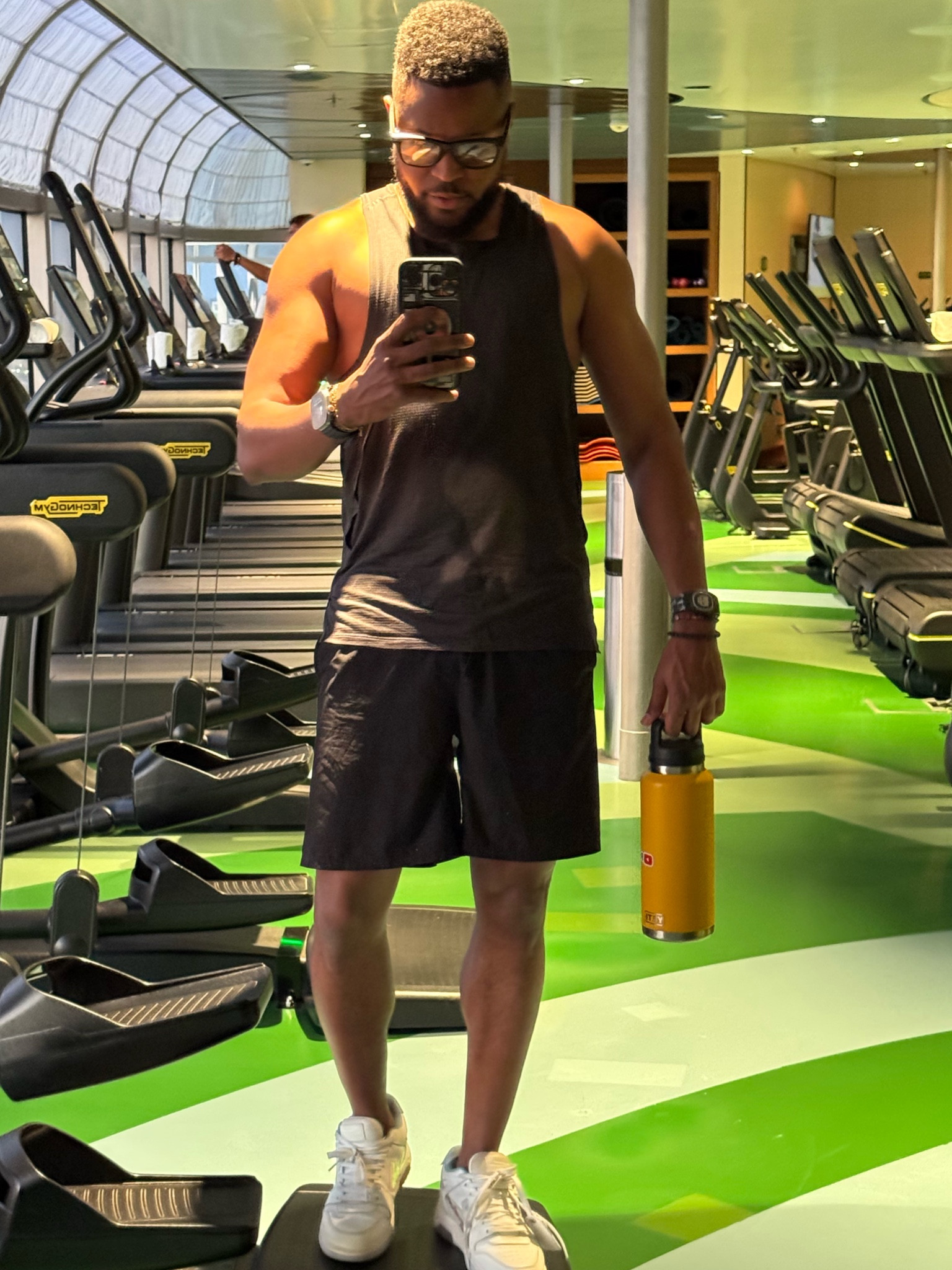 We gym any and every where

#LTKFitness #LTKMens #LTKTravel