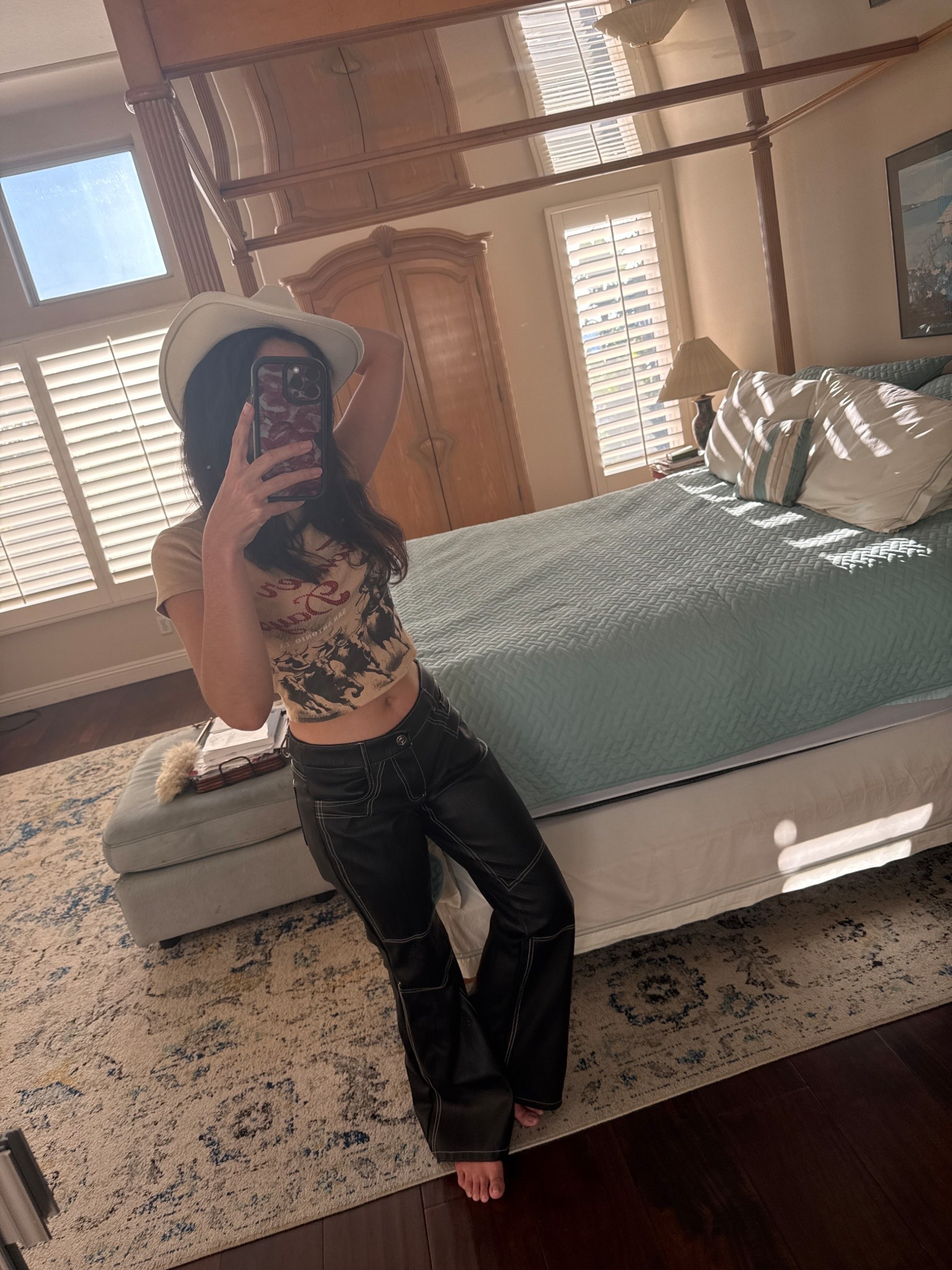 Cowgirl mania.. 

Cow girl hat 
Harem pants 
Leather fringe pants 
TTS size 4 


#LTKSeasonal #LTKSaleAlert #LTKPetite