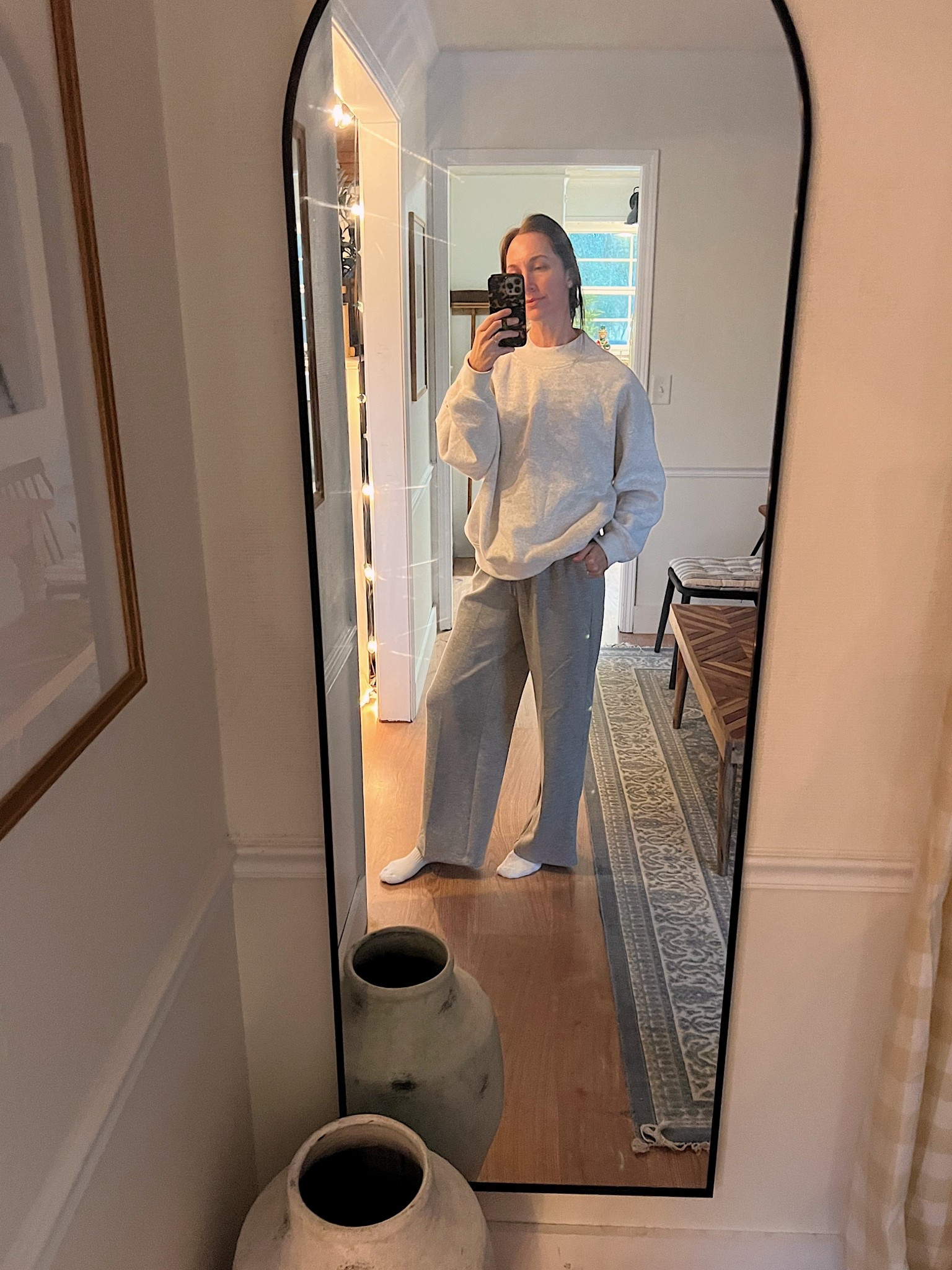 Scuba material pants (love the length!) + a thick collar sweatshirt 🙌🏼 