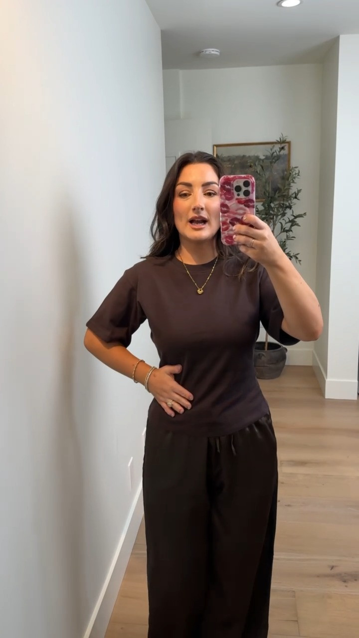 Best fitting tee!! I have it in brown but am getting another color!! 

Size small petite 
Pants size med petite 
5’0” 135lbs

#LTKootd #LTKSaleAlert #LTKPetite