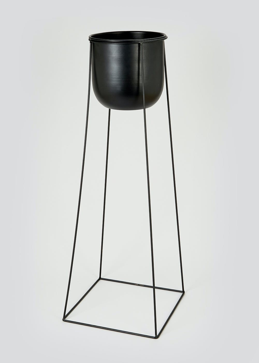 Square Base Round Planter (70cm x 25cm) – Black | Matalan (UK)