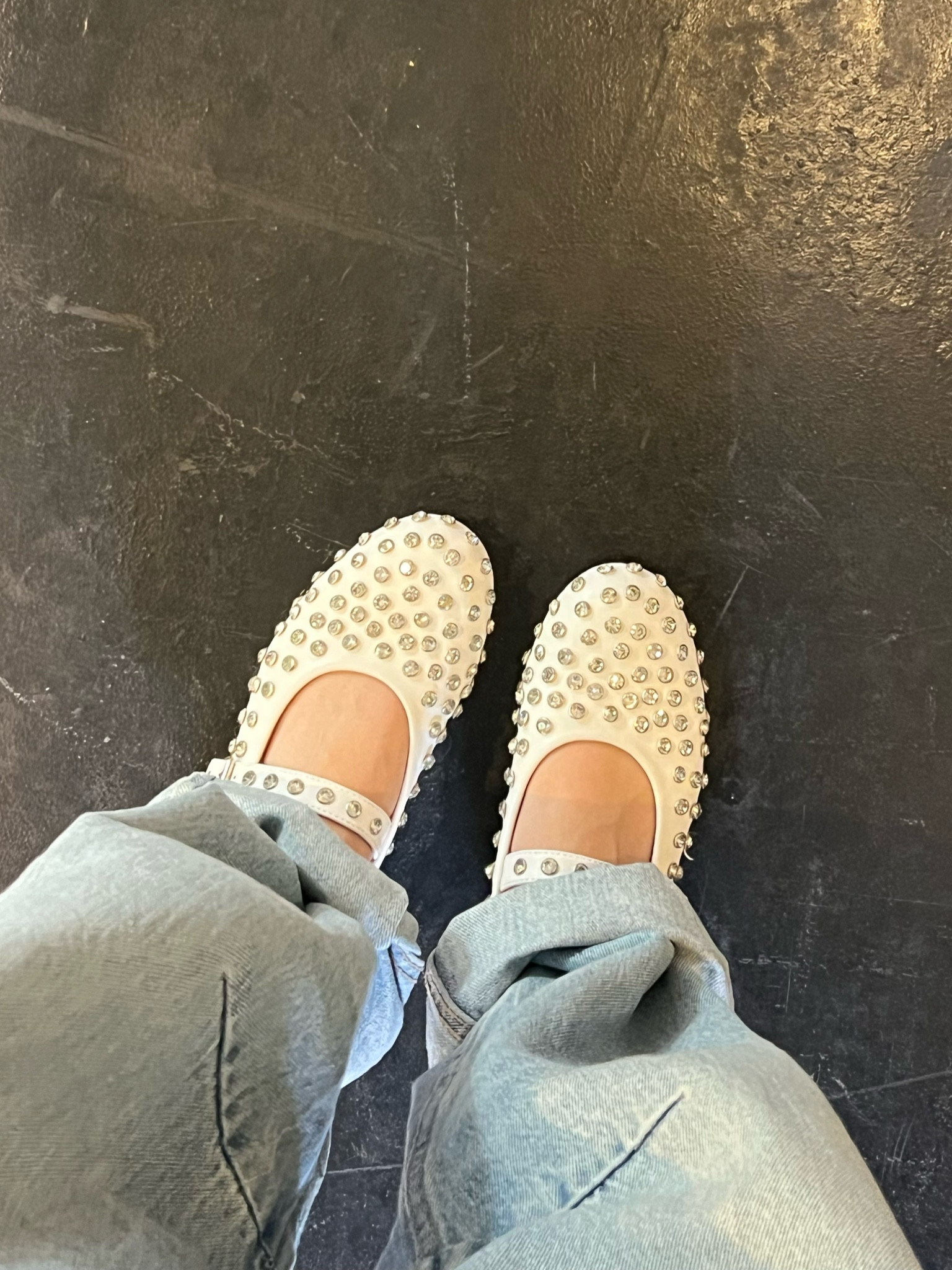 A sapatilha mais famosa das minhas redes sociais ✨ 

Uso tamanho 35 e ela foi super baratex! 

#LTKpromo #LTKsummer #LTKbrasil