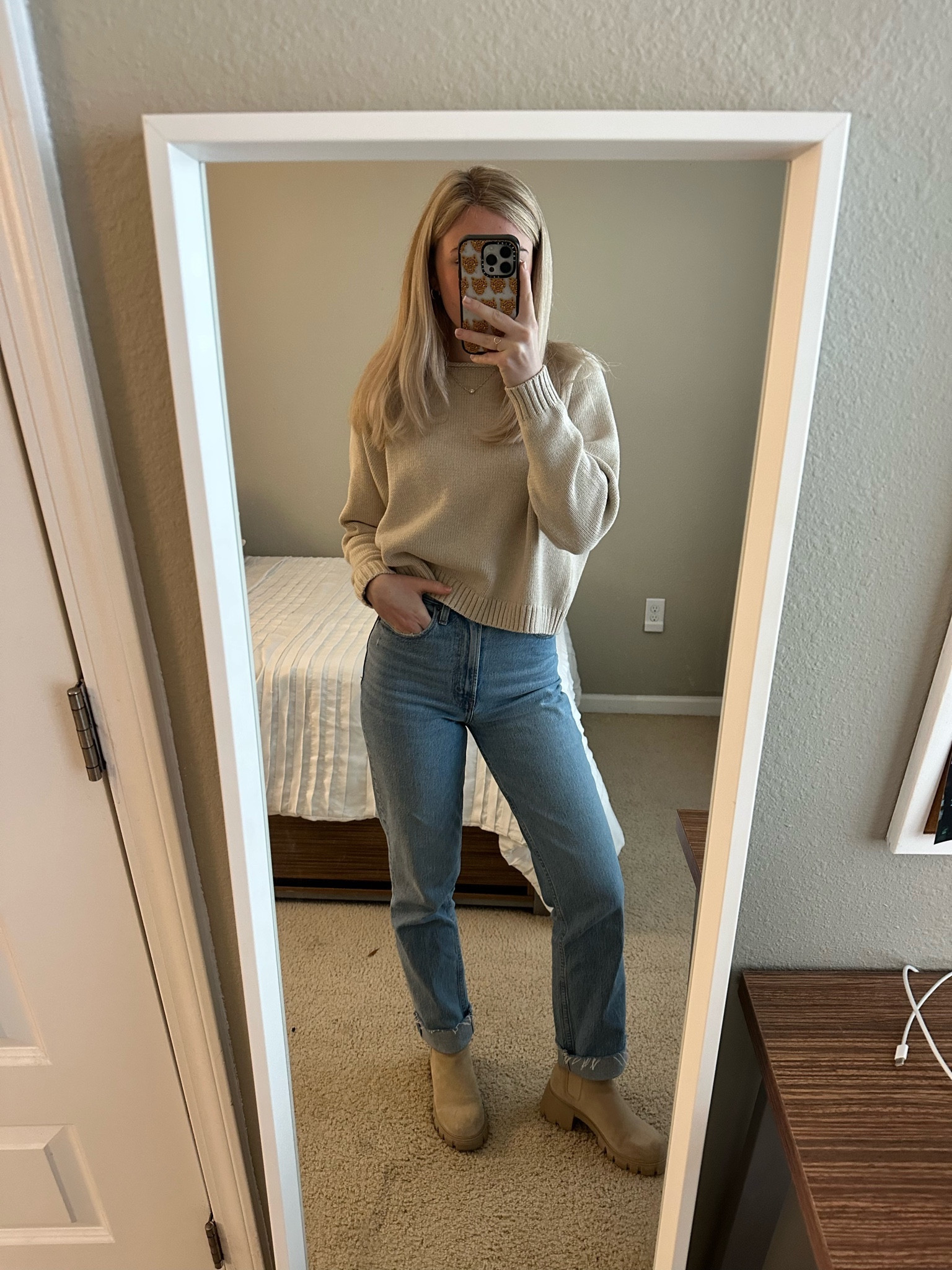 Loving this sweater for spring transition❤️‍🔥❤️‍🔥 sweater is size xs and jeans are size 24

#LTKfindsunder100 #LTKSeasonal