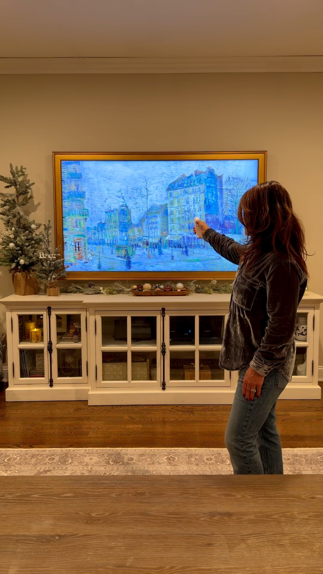 
Same TV… way more magical ✨
A little styling + this pretty antique gold DecoFrame made this whole corner feel warm and festive for the holidays.

I kept going back and forth on adding a frame here, but after reading so many great reviews, I finally went for it — and I’m so glad I did. It ended up being just the detail we needed.

And if you’re undecided like I was, they offer sample pieces you can order, which made it easy to see the finish and quality in person before choosing.

I really love both the antique gold and the champagne… and now I’m thinking I might just need them both. 😉



samsung frame tv, tv frame, decoframe, antique gold frame, champagne gold frame, holiday home decor, console styling, living room decor, classic home design, timeless interior design, holiday styling ideas, home styling details


#frametv #samsungframetv #decoframes

#LTKSeasonal #LTKHome #LTKHoliday