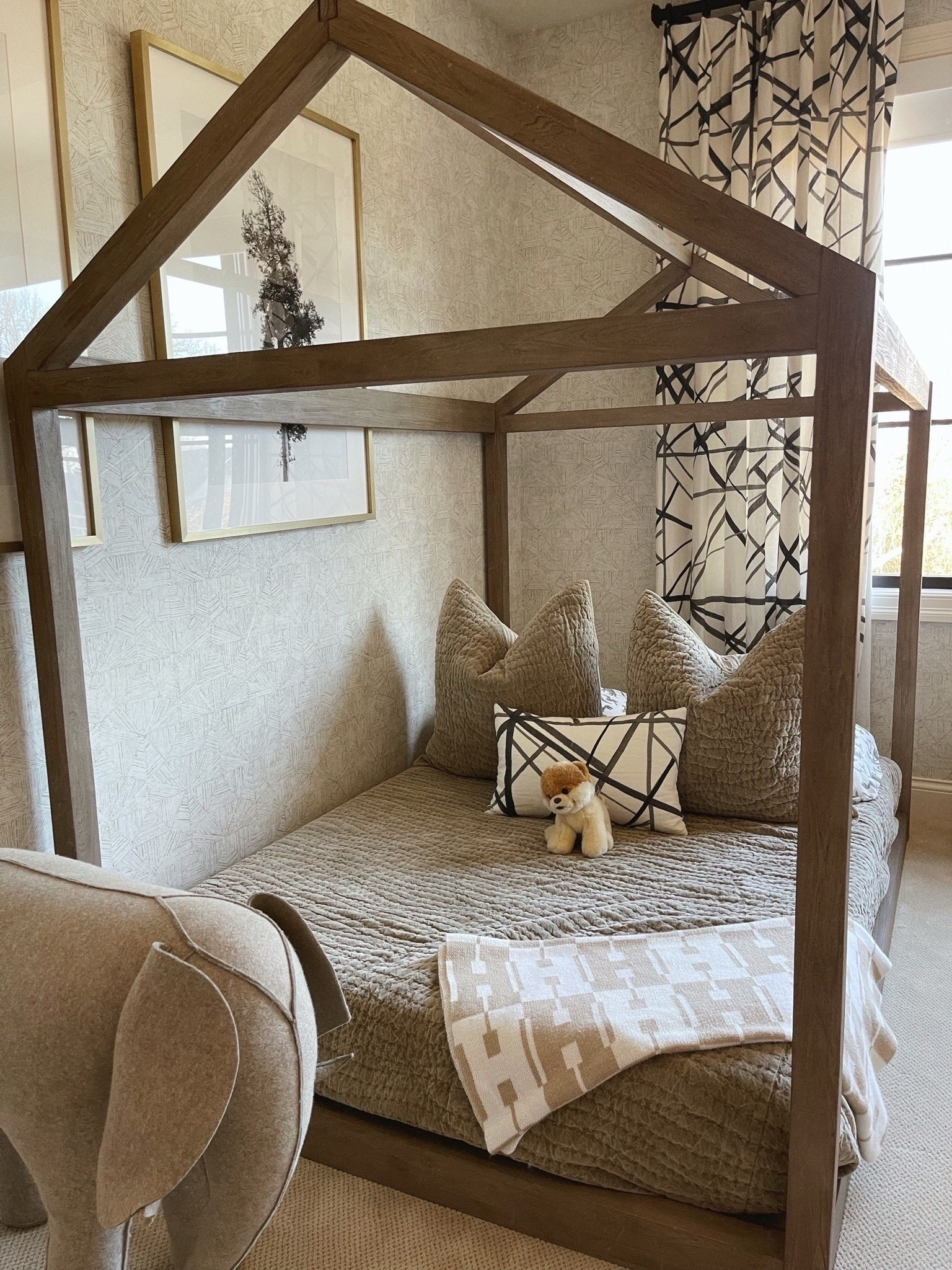 Get 20% off custom gifts at Baublebar …but the sale ENDS TODAY! This gorgeous “H” blanket is only one of the many custom gifts you can give this season.

#LTKSaleAlert #LTKCyberWeek