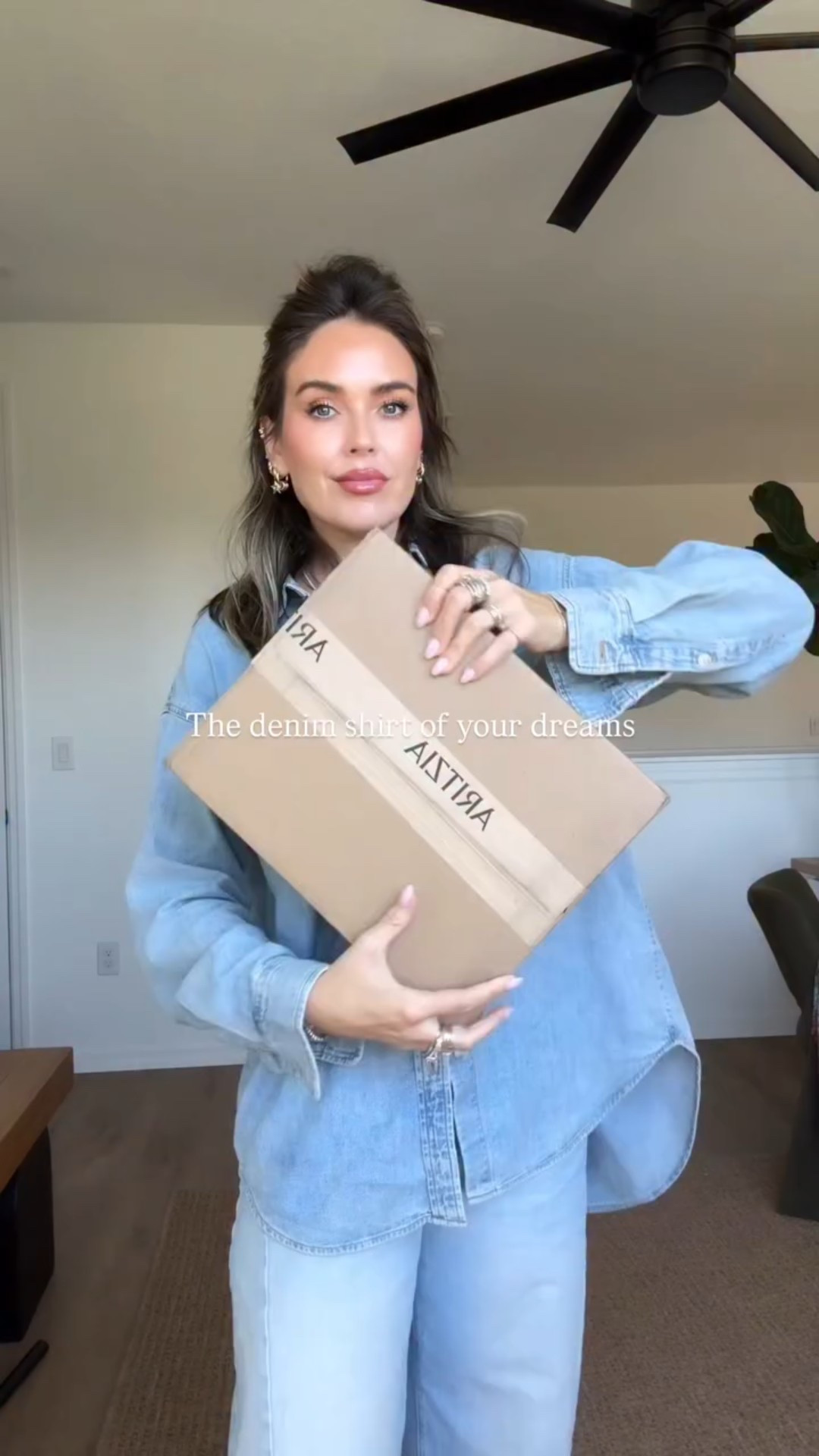 Sale you’ll want to shop on Black Friday: Aritzia 80s denim shirts

Wearing an xs in both and I’m 5’5.5”
Blue-  7 Yrs Pctr Ths Bleu
Black- Black Eyeliner

#LTKFindsUnder100 #LTKSaleAlert #LTKCyberWeek