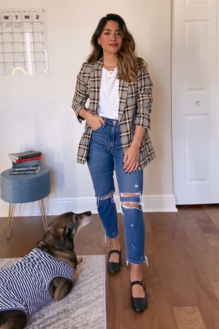 Fall Casual Outfit 🍁🧡✨

Mom jeans, Mary janes, black flats, same edelman, blazer, plaid blazer, old navy, petite, holiday outfit, high waisted jeans, Abercrombie. 

#LTKfindsunder100 #LTKHoliday #LTKshoecrush