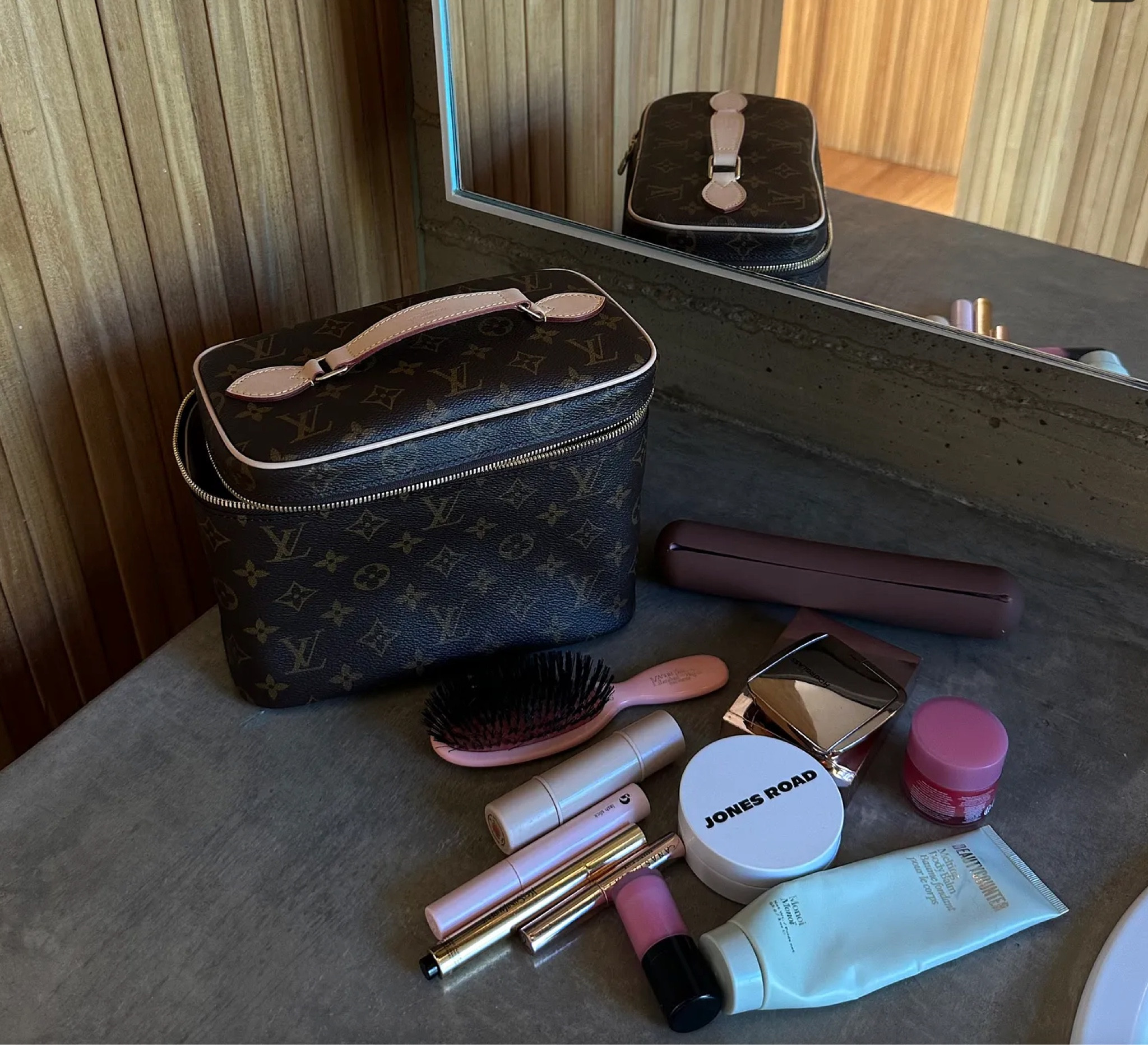 What’s in my makeup bag!

#LTKbeauty #LTKhome #LTKSeasonal