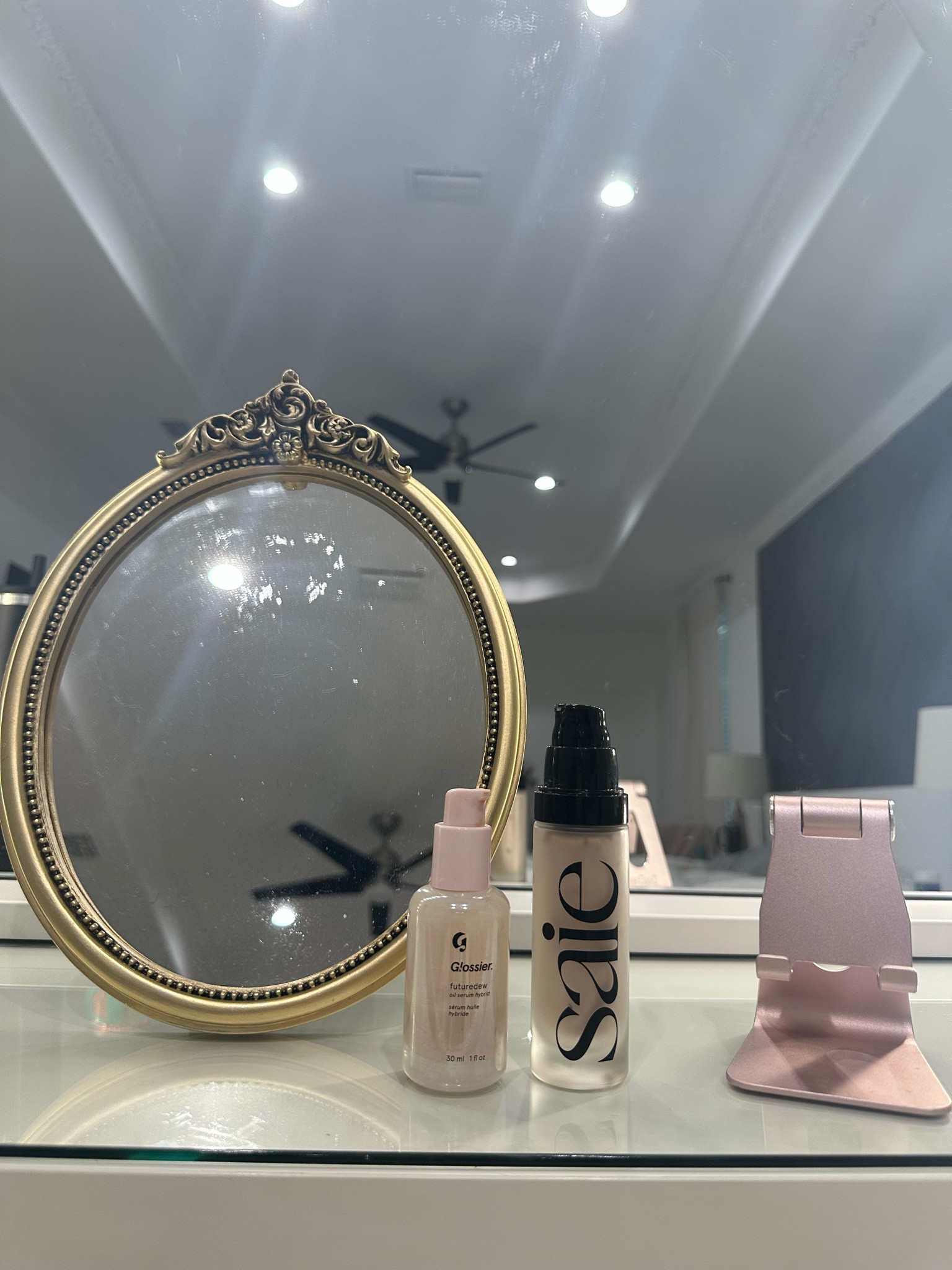 Two favs for a glowy makeup look🤍🤍