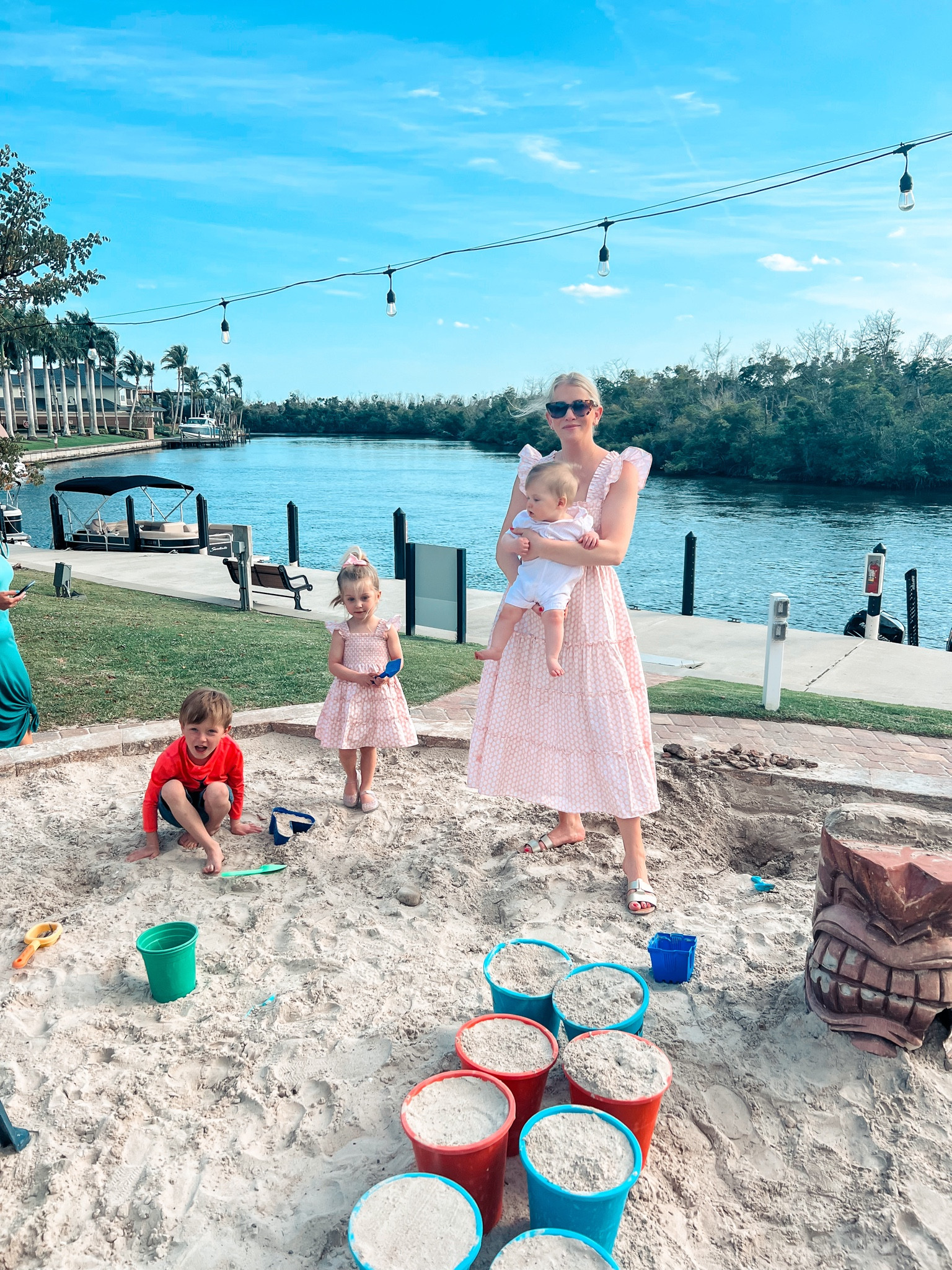 Mommy & me looks for the fam. I’m wearing a size S in the dress. Material and structure is so nice it’s going to be a staple in my wardrobe for summers to come.

#LTKkids #LTKstyletip #LTKfamily