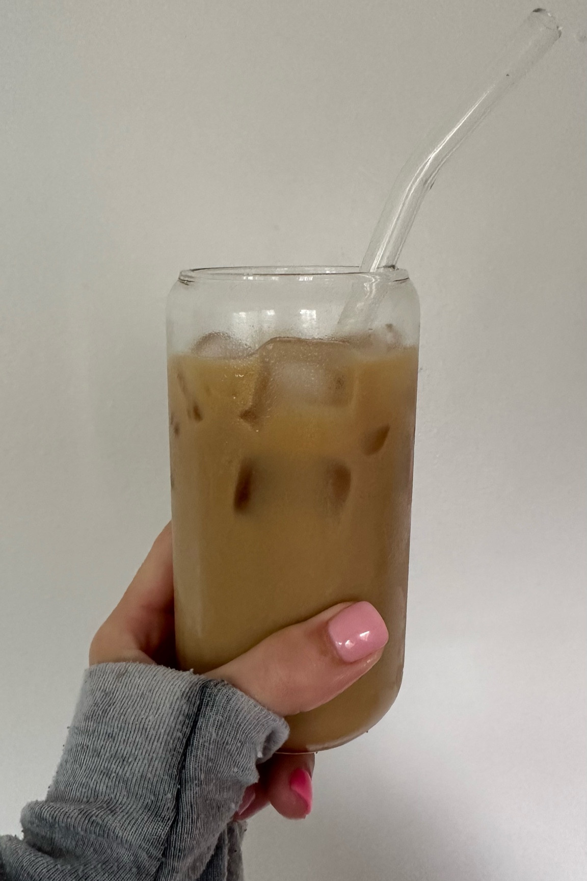 GMISUN Iced Coffee Cups with Lids, Glass Cups with Lids and Straws