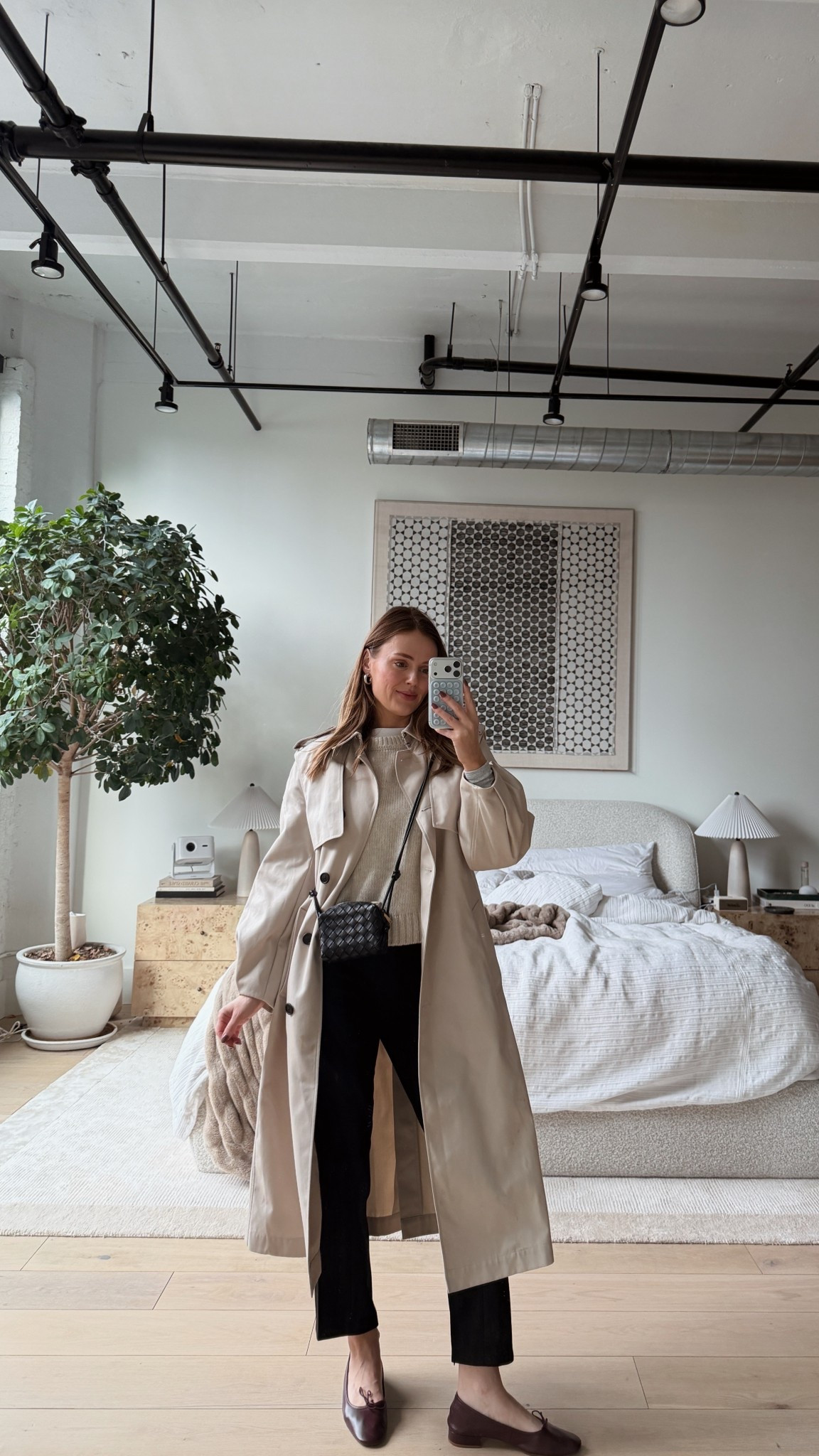 Cutesy spring outfit felt v French! Wearing a size small in the pants 