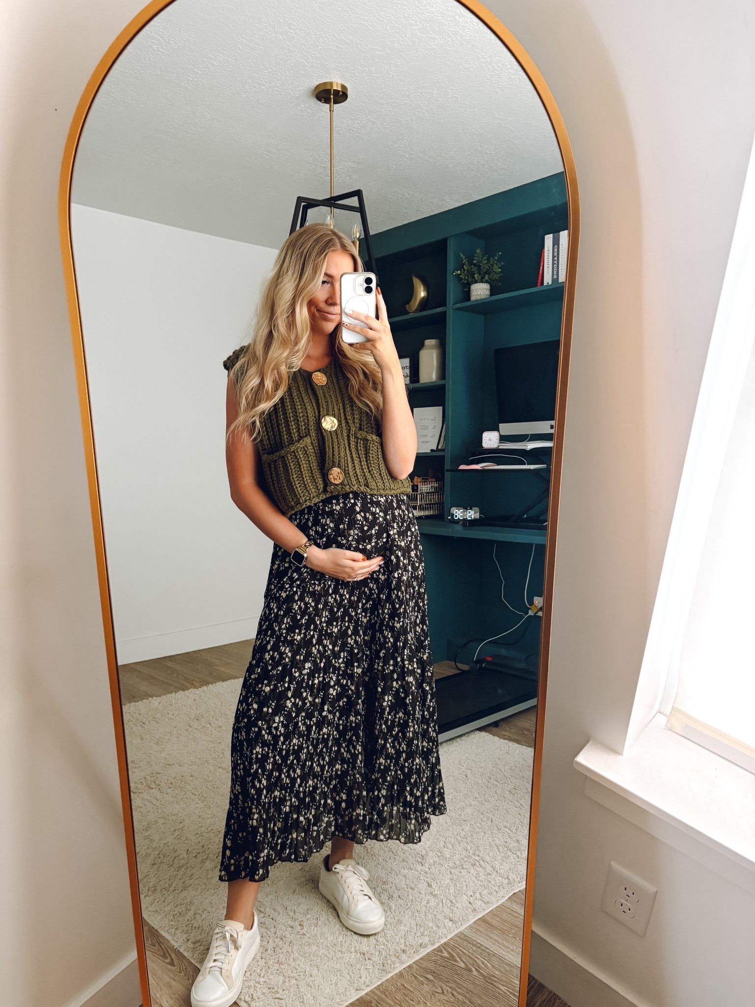 bump friendly teacher outfit! 

knit top: true to size? Wearing M
skirt: true to size, wearing M
sneakers: size up half 

| fall outfit | pregnant teacher outfit | teacher outfit 

#LTKBump #LTKSeasonal #LTKWorkwear