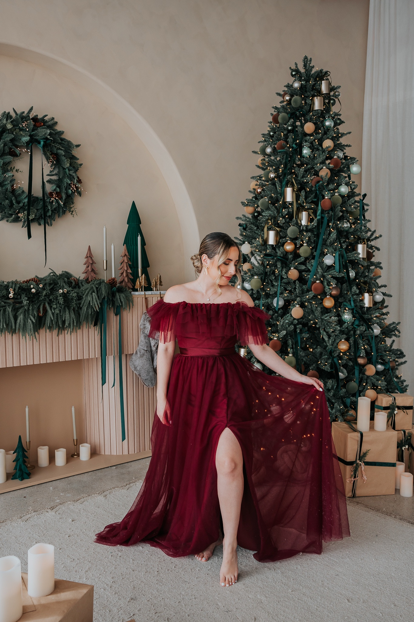 Holiday dress wearing size 2

#LTKHoliday