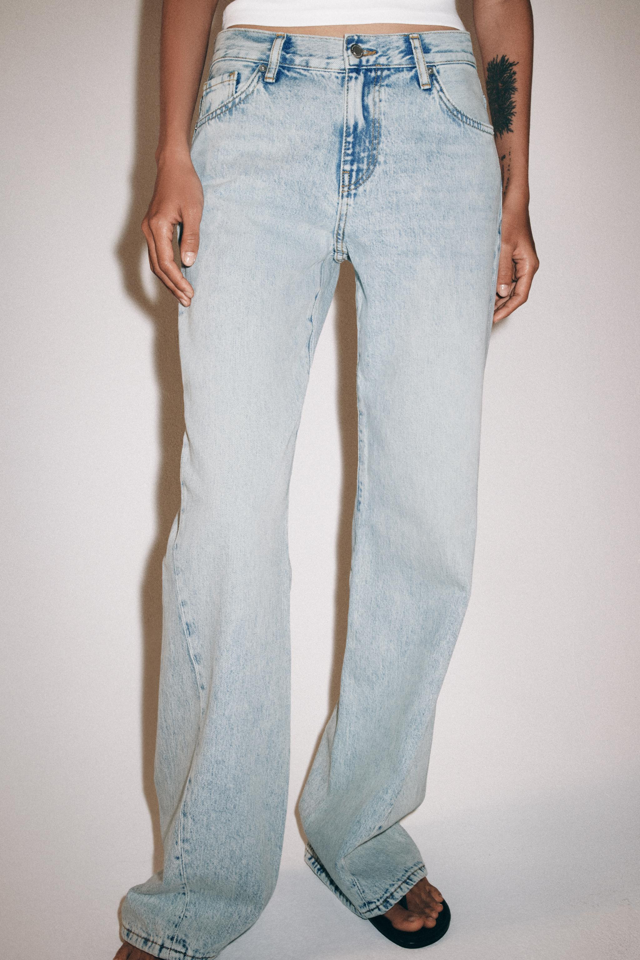 ZW COLLECTION RELAXED FLARE LOW-RISE JEANS | Zara US