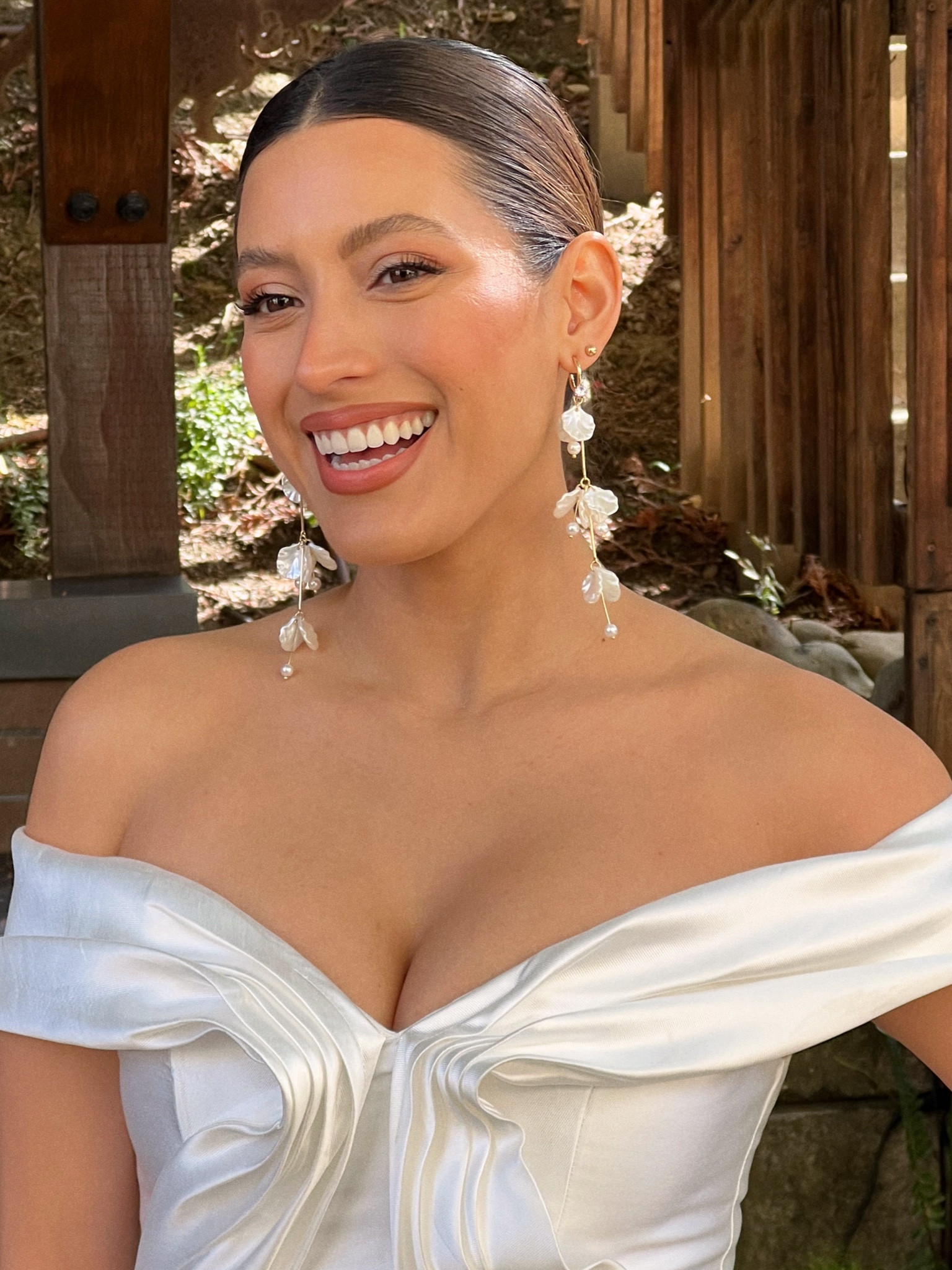 A moment from the earrings 😍


#LTKwedding