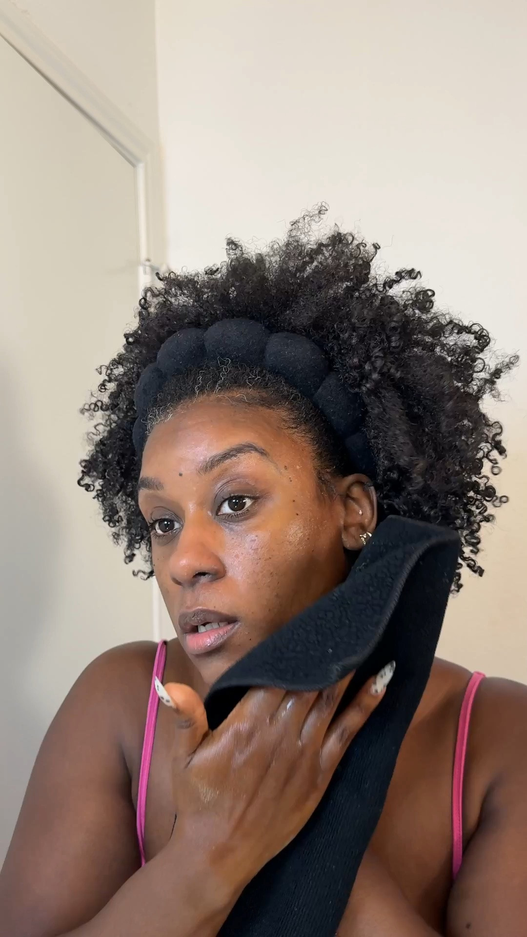 #ad A gentle cleanser that removes my makeup, oil and dirt without leaving my skin feeling tight. It’s clinically proven to soothe skin discomfort and boost your skin's tolerance. If you have sensitive skin or just love a gentle cleanser, try @aveneusa @target @Shop.LTK #AvenePartner #TargetPartner  #sensitiveskin   #liketkit