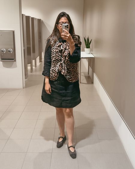 leopard gilet >>> 

linen button up dress with a gilet might be my new work uniform. 
dress size S; gilet size M

black mesh flats [zara]