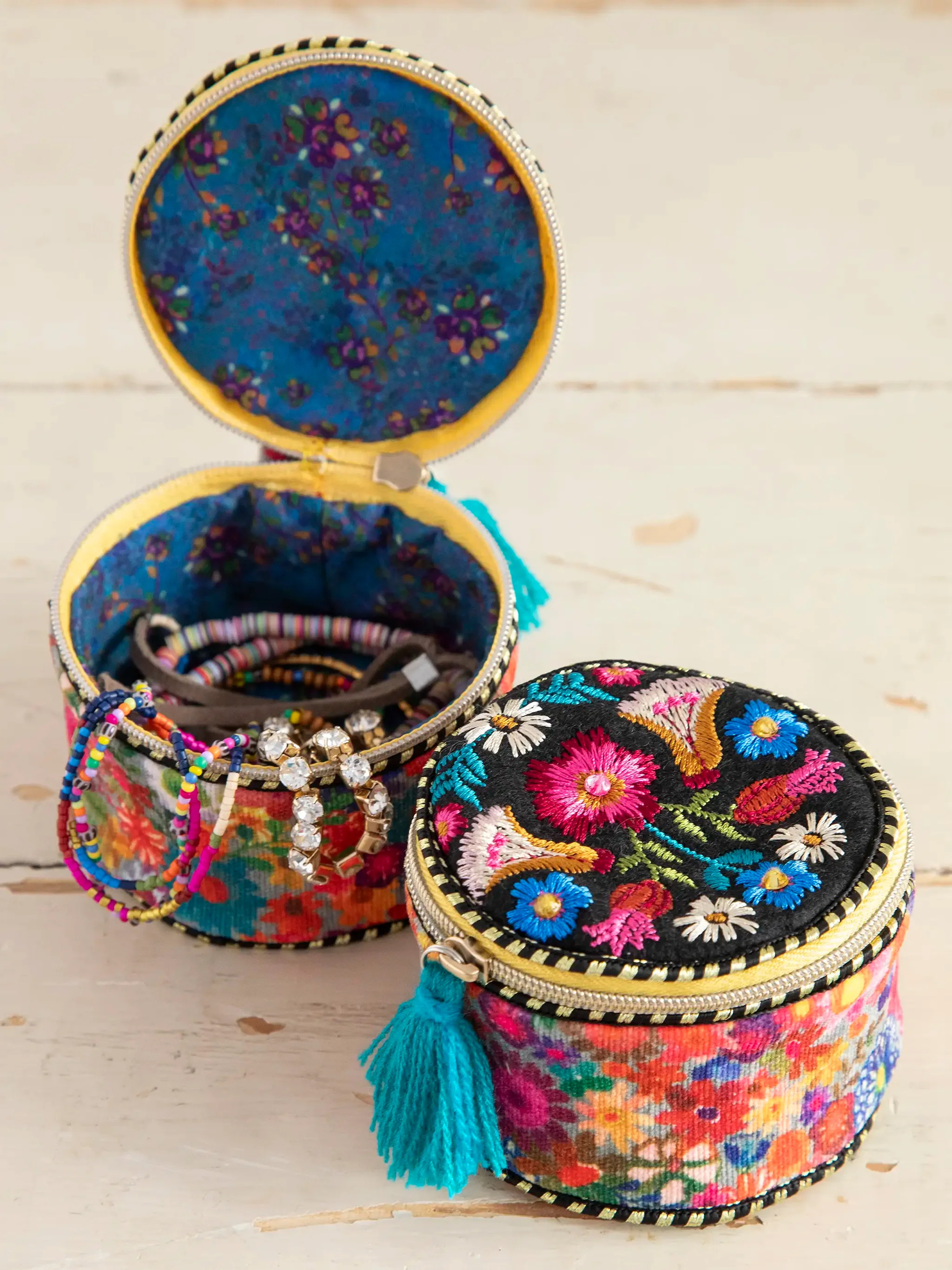 Embroidered Jewelry Case | Natural Life