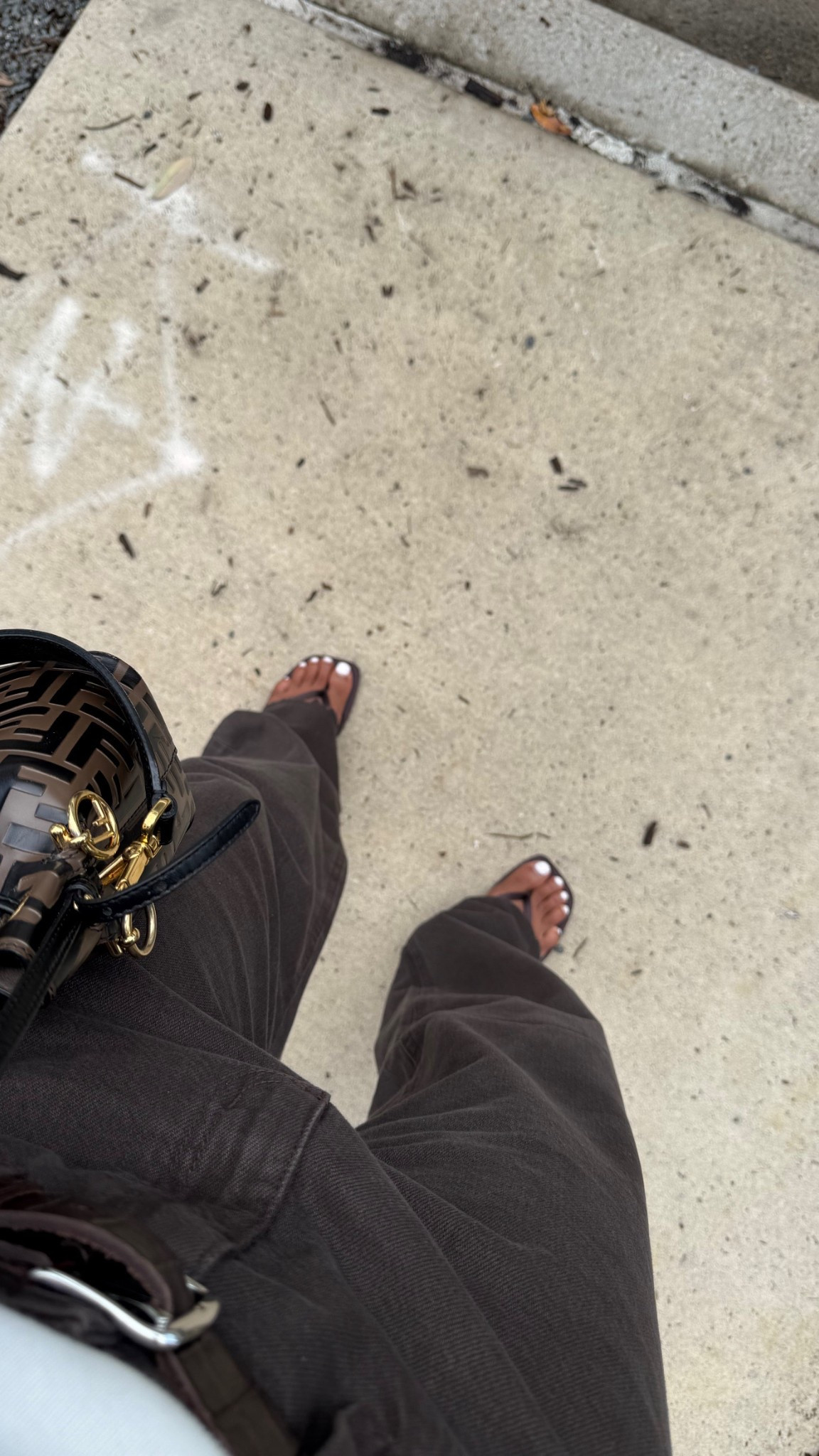 Satin brown thong kitten heels, chocolate brown straight leg jeans 

#LTKShoeCrush #LTKStyleTip