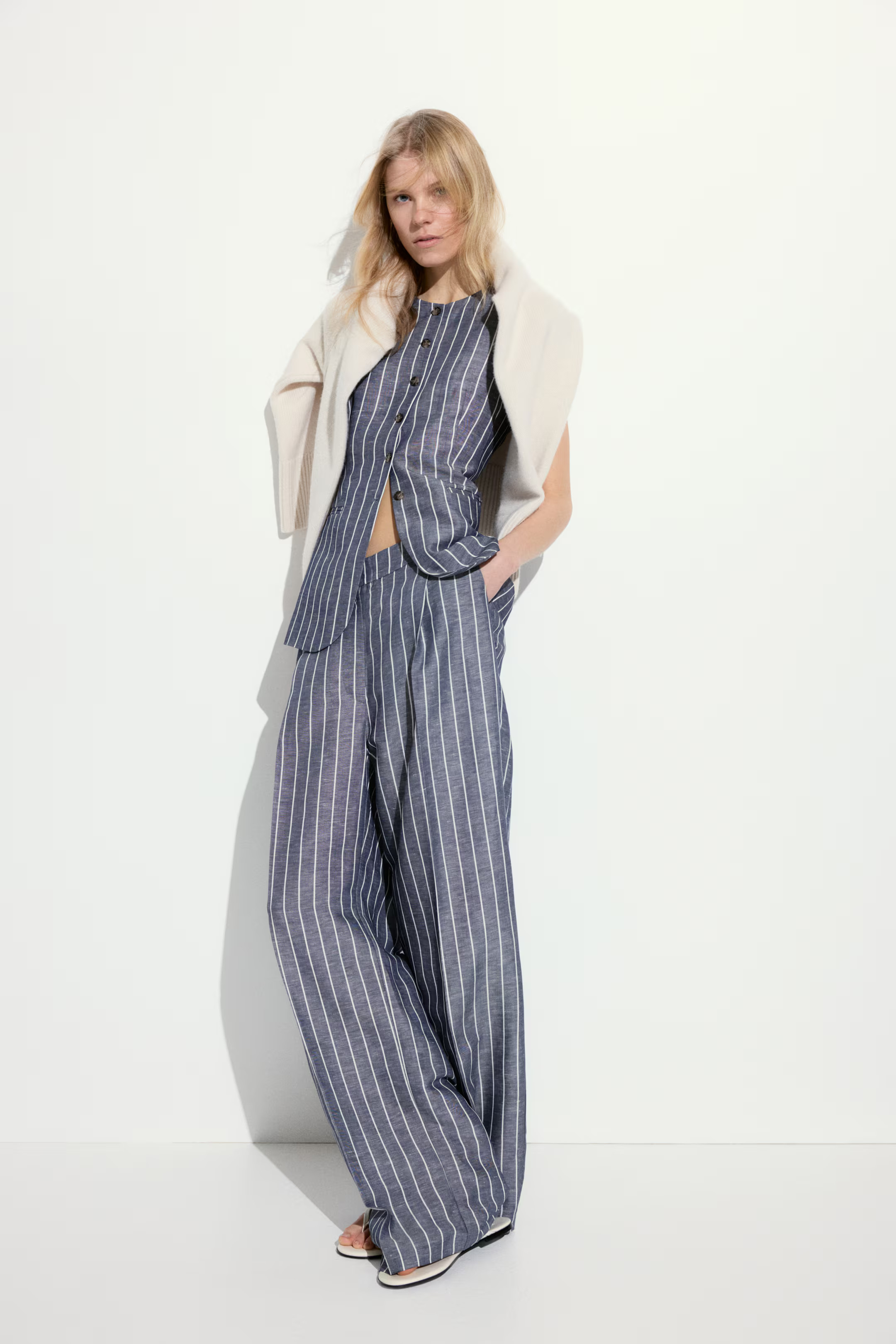 Long suit waistcoat - Dark blue/Striped - Ladies | H&M GB | H&M (UK, MY, IN, SG, PH, TW, HK)