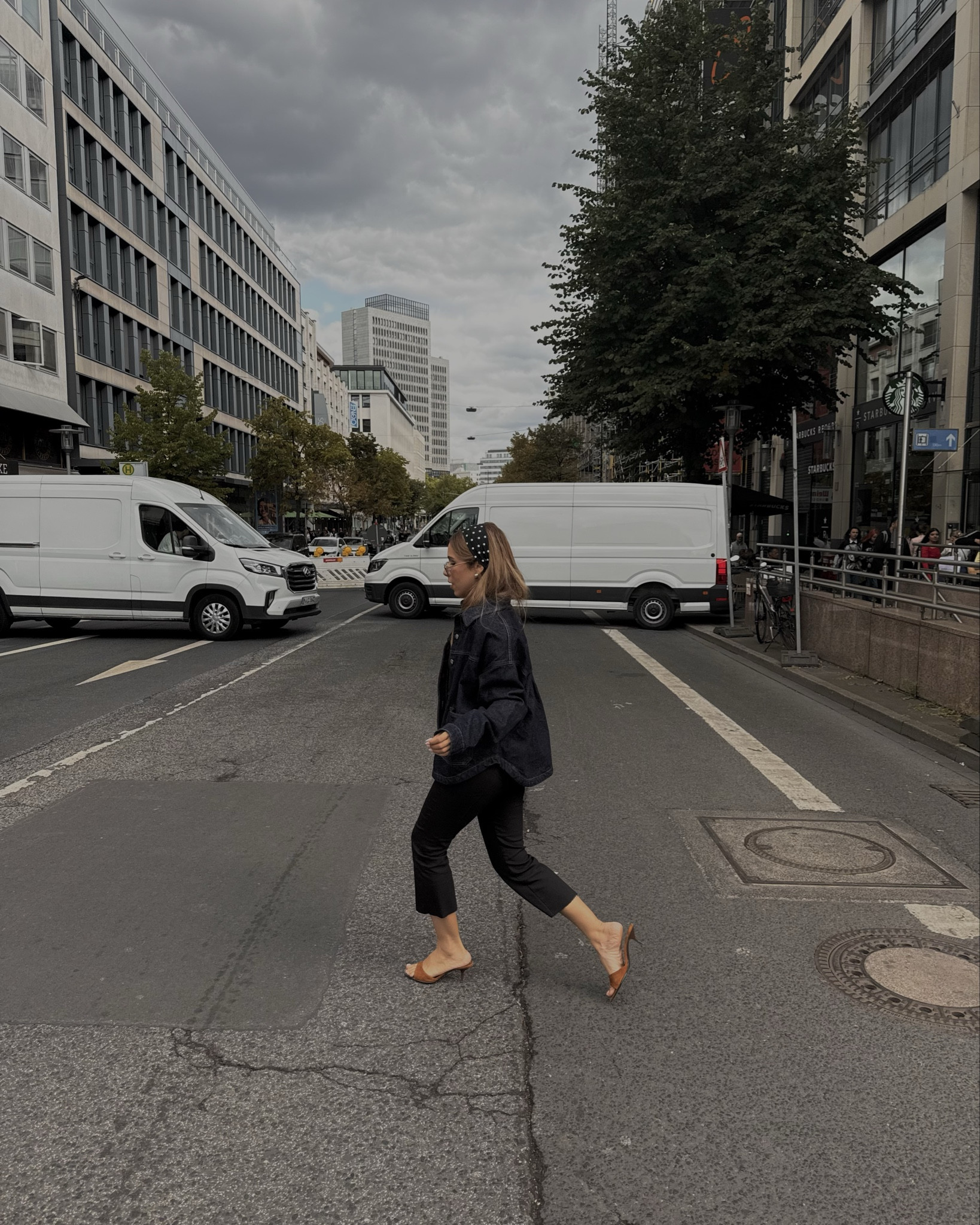 This is a fall casual outfit for a day date. 
It was fun i think i am so stuck with These Zara denims and its only cost 20 euros its absolutely autumn jacket…  i have added levi’s similar one and color and i think its better quality for sure 

#LTKeurope #LTKdeutschland #LTKautumn