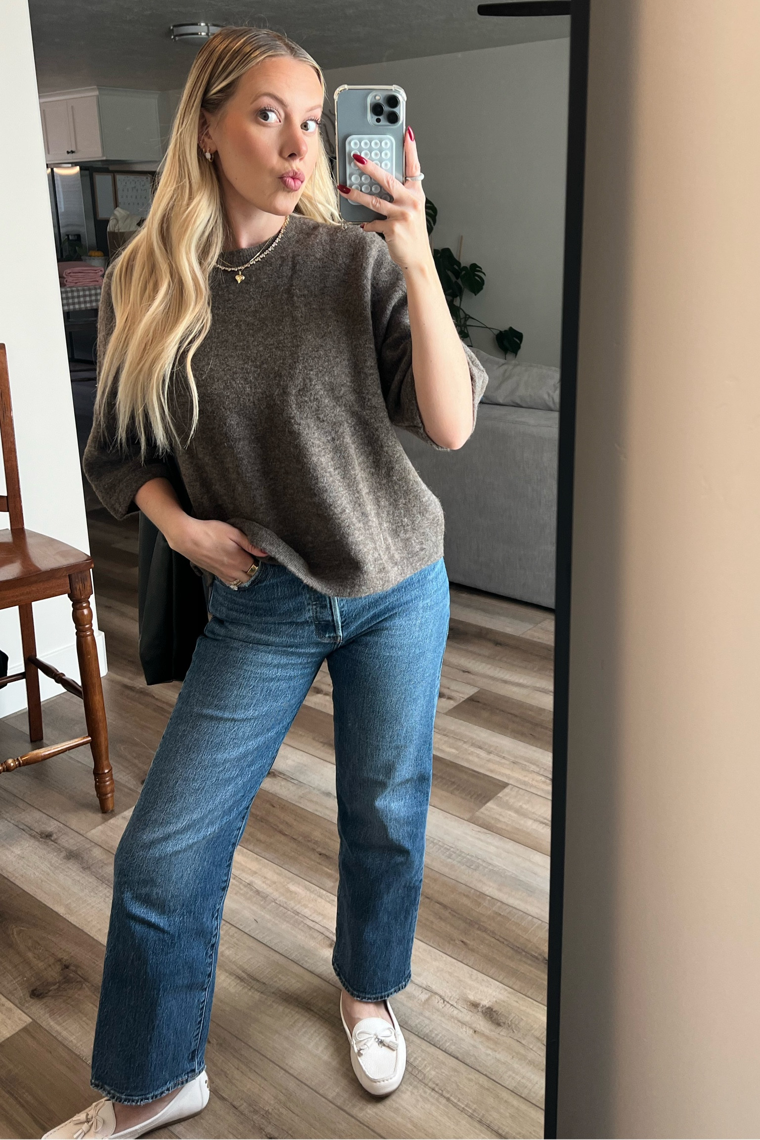 This sweater is perfect for the in between right now 

#LTKShoeCrush #LTKFindsUnder100 #LTKSeasonal