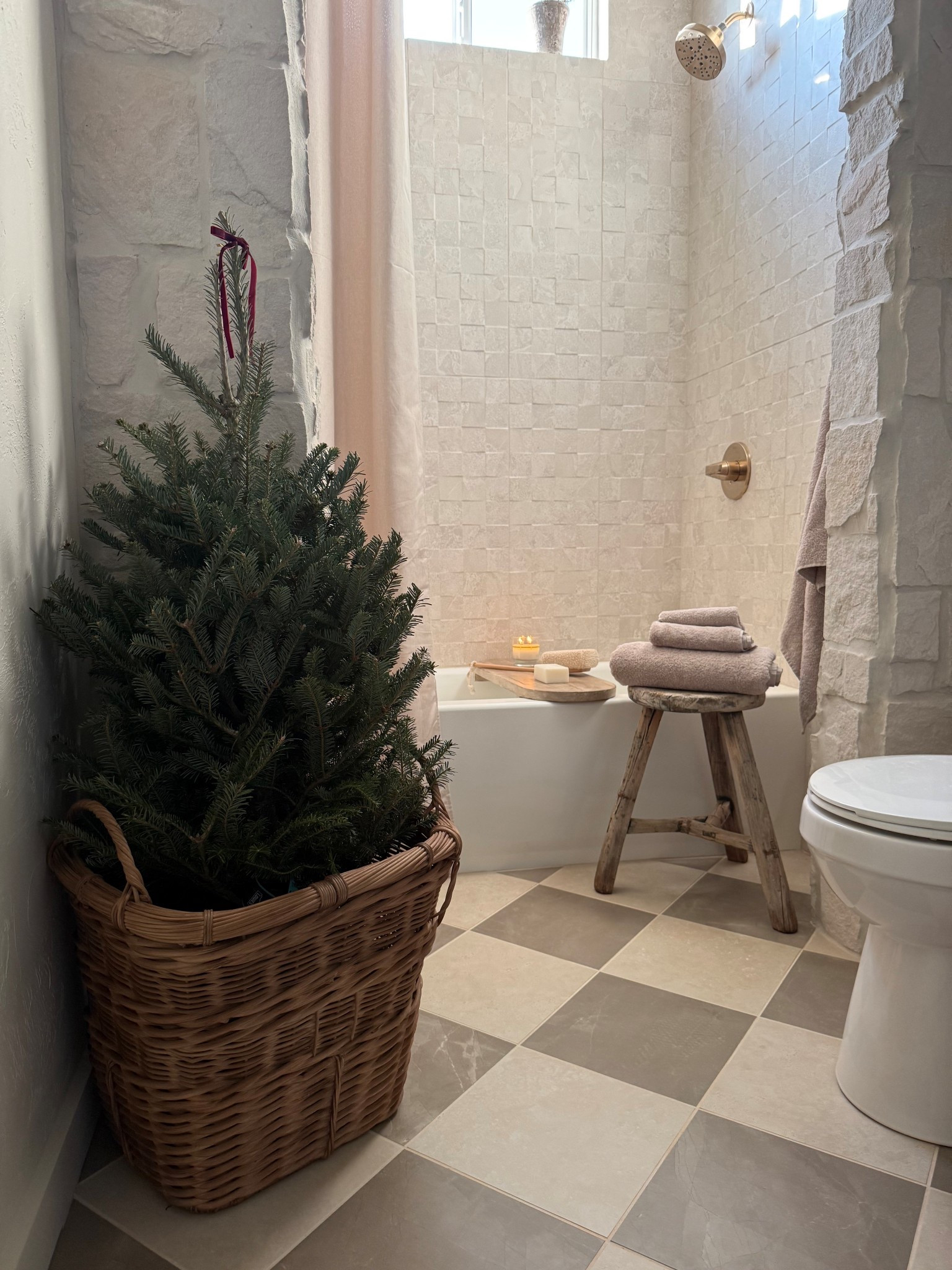 New bath towels and robes just in time for guests for the holidays! @cariloha #livecariloha #ad

#LTKGiftGuide #LTKHoliday #LTKHome