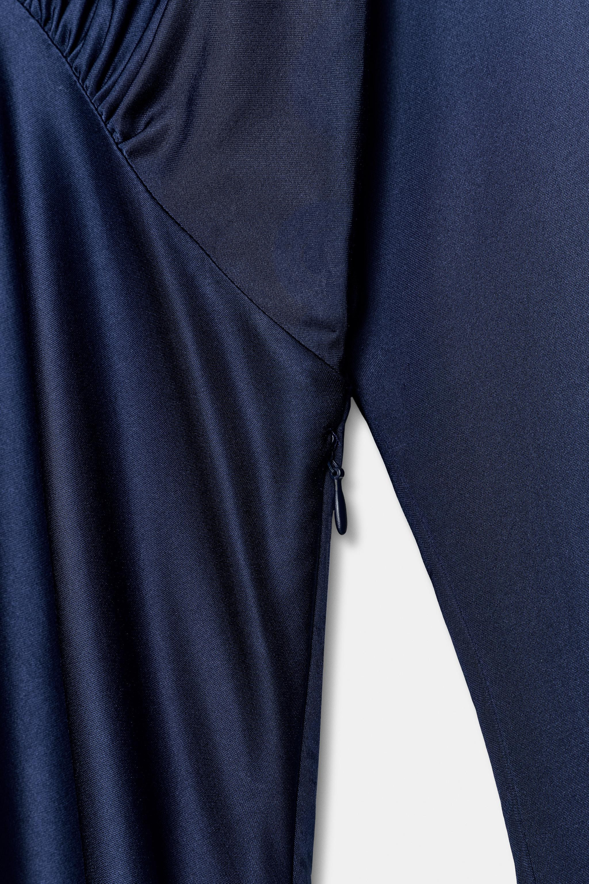 ZARA WOMAN COLLECTIONDress with main fabric made of viscose yarn. Round neckline and long sleeves... | Zara US