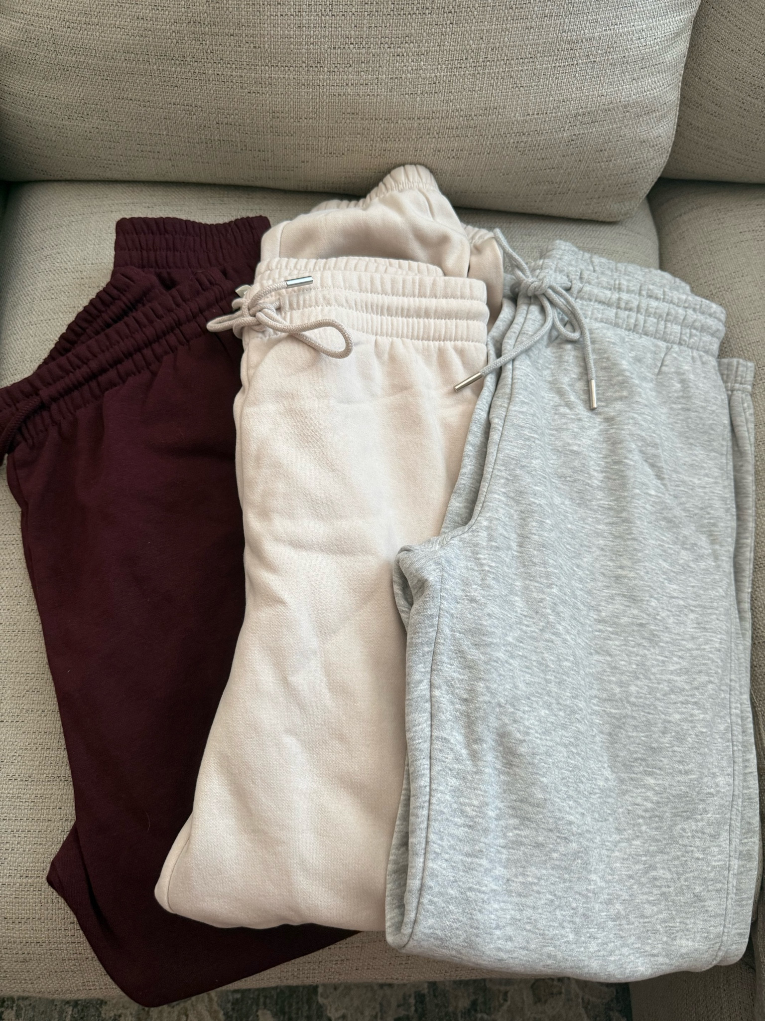 H&M cozy sweat pants set // gift idea // under $50

#LTKSeasonal #LTKU #LTKFindsUnder50