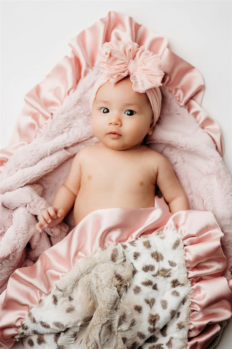 Dusty Pink Snowcat Blanket | Rockin Royalty