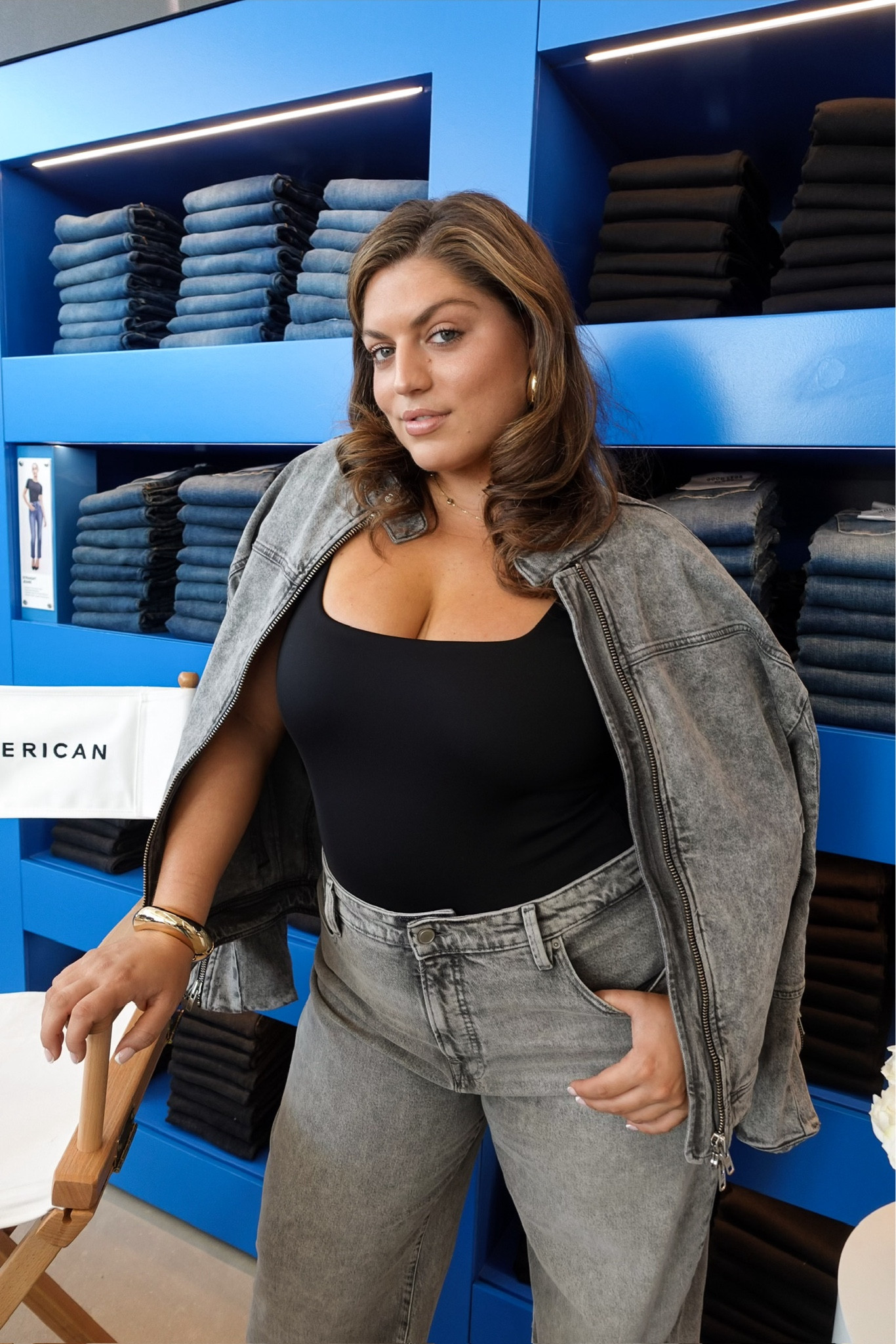 Hi besties! I’m wearing head to toe Good American for my speaking event with them😍 Absolutely love the way these jeans fit!! (they do run a little long btw) I got a size 14/32 and am loving the wide leg look. It’s giving Canadian tuxedo and I’m here for it😌👖The jacket runs oversized, so I recommend sizing down to still get oversized feel- wearing size large. 

Also, the Scuba Bodysuit is so snatching and true to size. I’m wearing size XL for reference! This outfit is perfect for so many occasions so I had to get the bodysuit in other colors, like the cherry red one as well!🍒 Obsesseddd. & Paired with my fav gold hoops and a black pointed toe heel! Let’s twin and lmk how you love it!💕