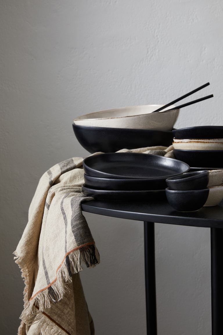 Stoneware plate - Anthracite grey - Home All | H&M GB | H&M (UK, MY, IN, SG, PH, TW, HK)