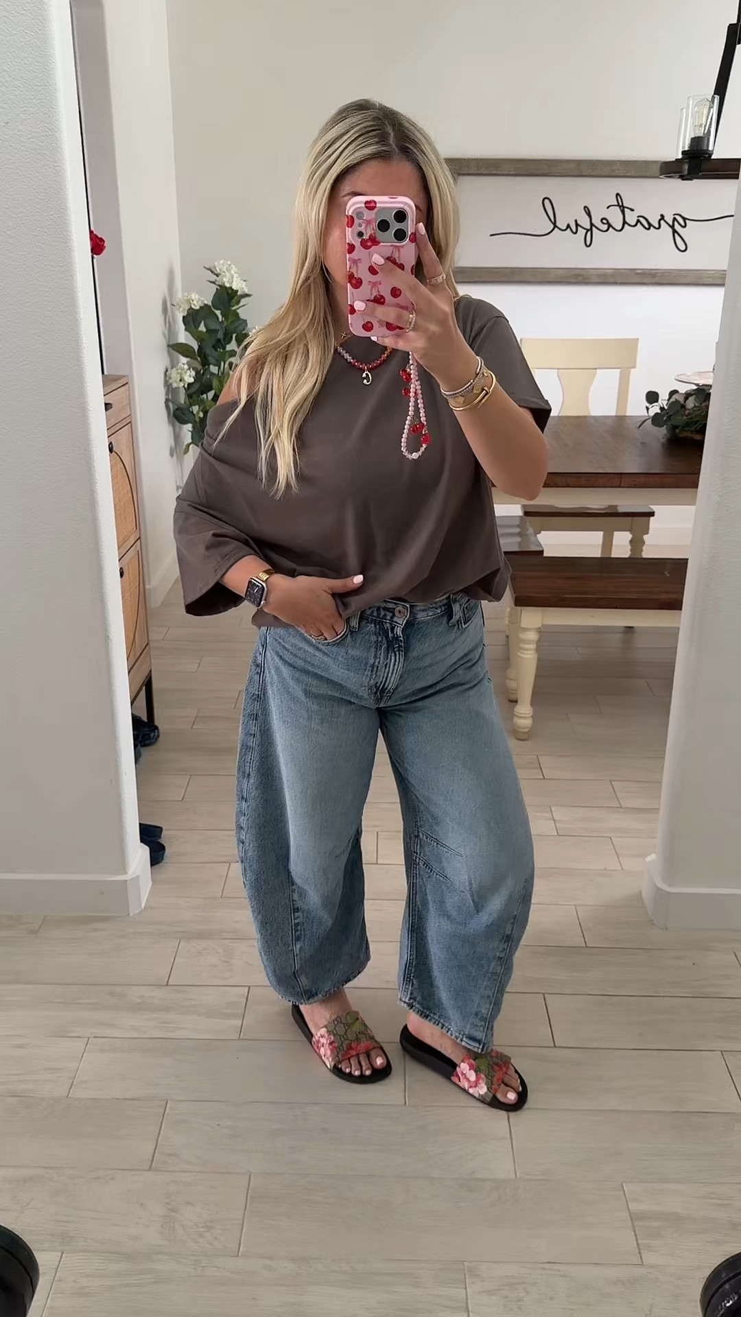 Spring outfit
Off the shoulder top small
Soft comfy barrel jeans 27 short
Gucci slides tts

#LTKootd