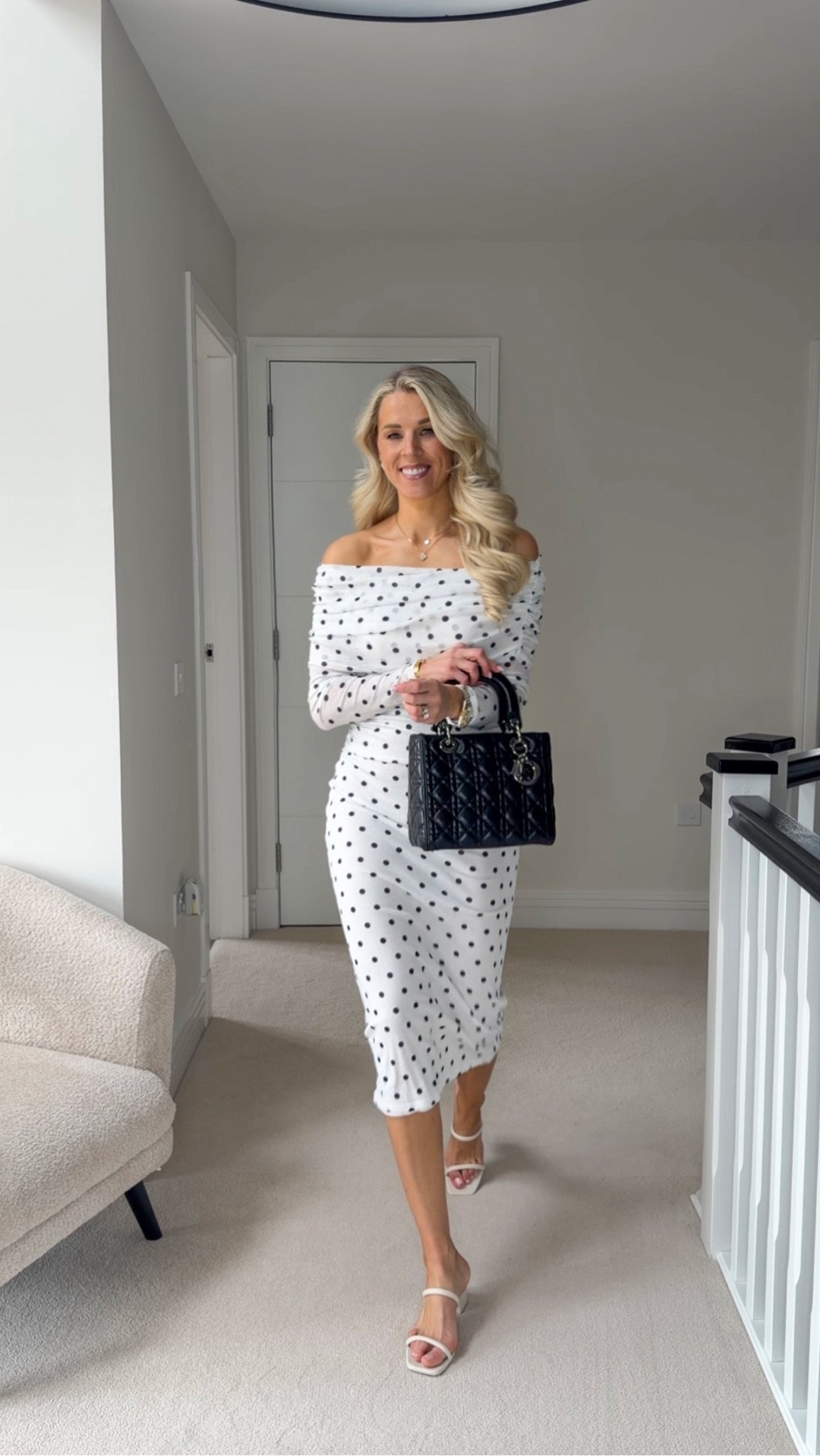 The kind of holiday outfit you’ll wear on repeat ☀️

Second Zara dress (linked similar on my LTK) simple, elegant and so flattering

Save this for your next trip ✨


#classyoutfitodeas #springoutfits #dinnerdatelook

#LTKspring #LTKdresses #LTKdatenight