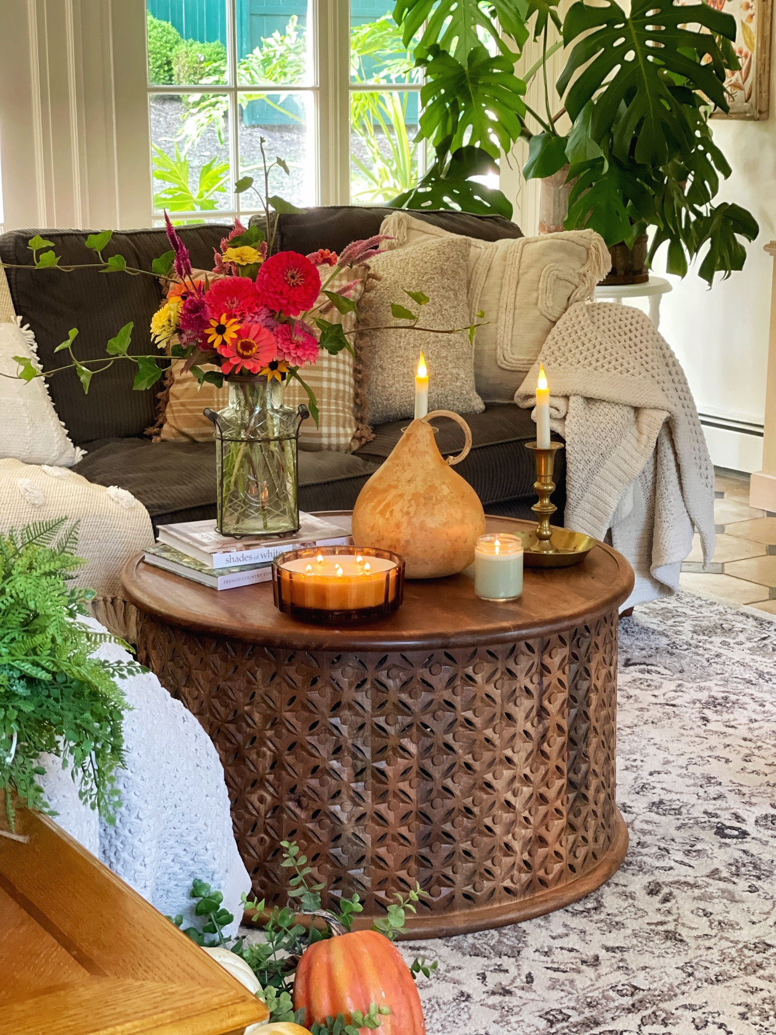 Home Decor // Living Room // Family Room /// Cozy Home // Fall Decor // Farmhouse Decor // Boho Farmhouse

#LTKsalealert #LTKSeasonal #LTKhome