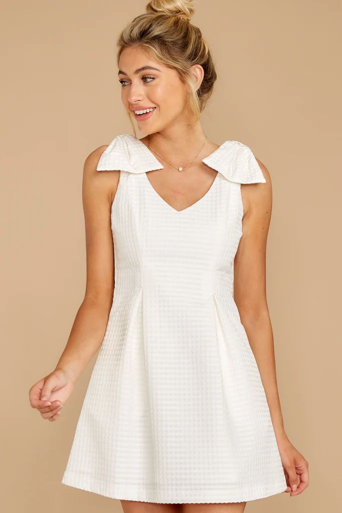 Curtsey And A Bow White Dress | Red Dress 
